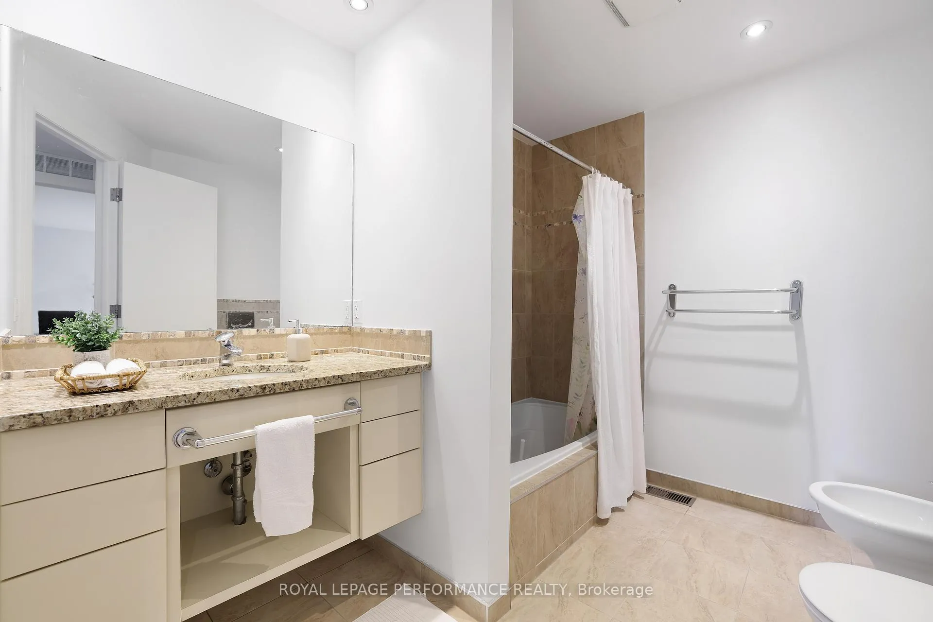 Photo 67 of 2029 Cabot Street, Ottawa, Faircrest Heights — HOMEH