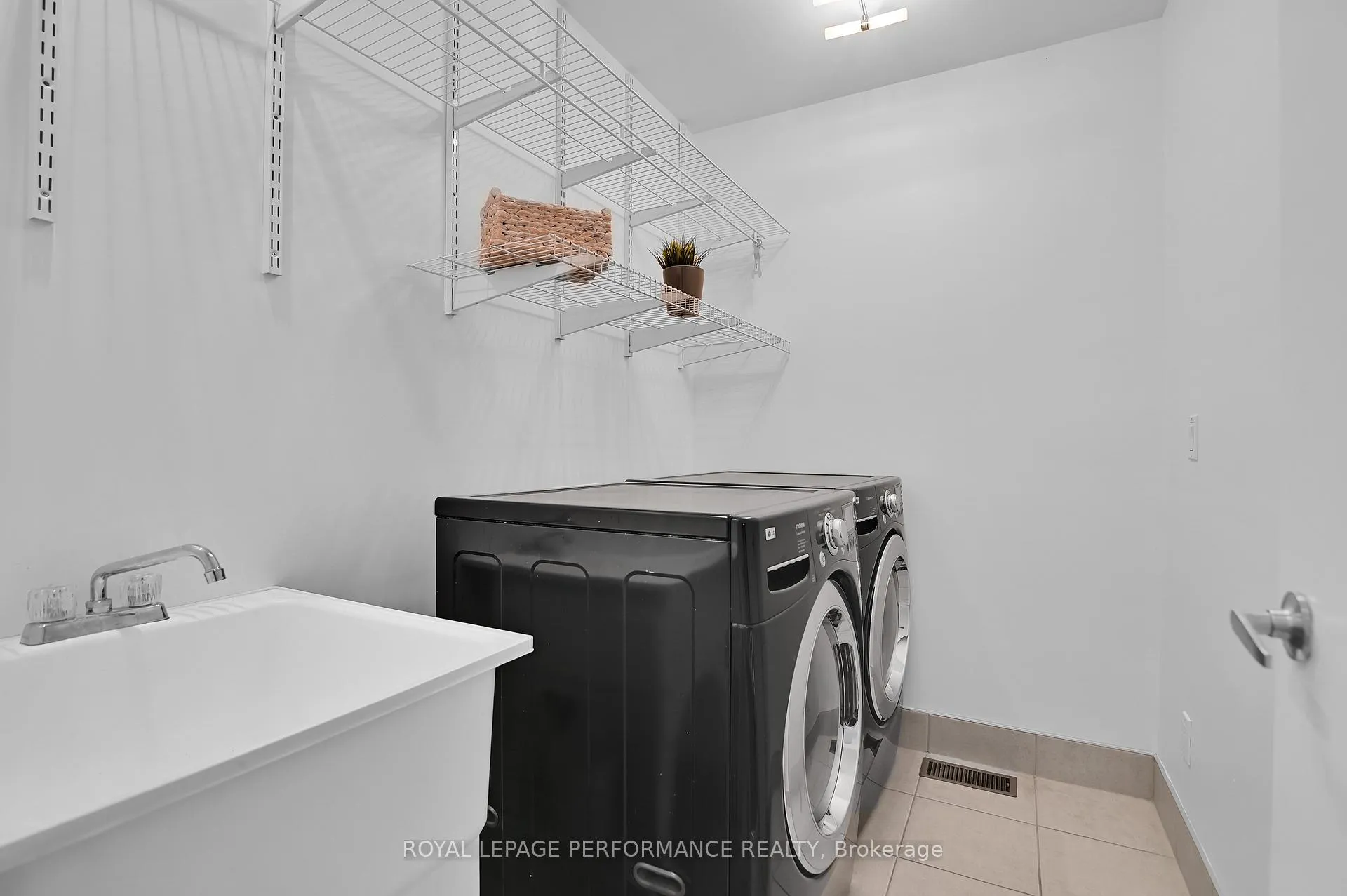 Photo 70 of 2029 Cabot Street, Ottawa, Faircrest Heights — HOMEH