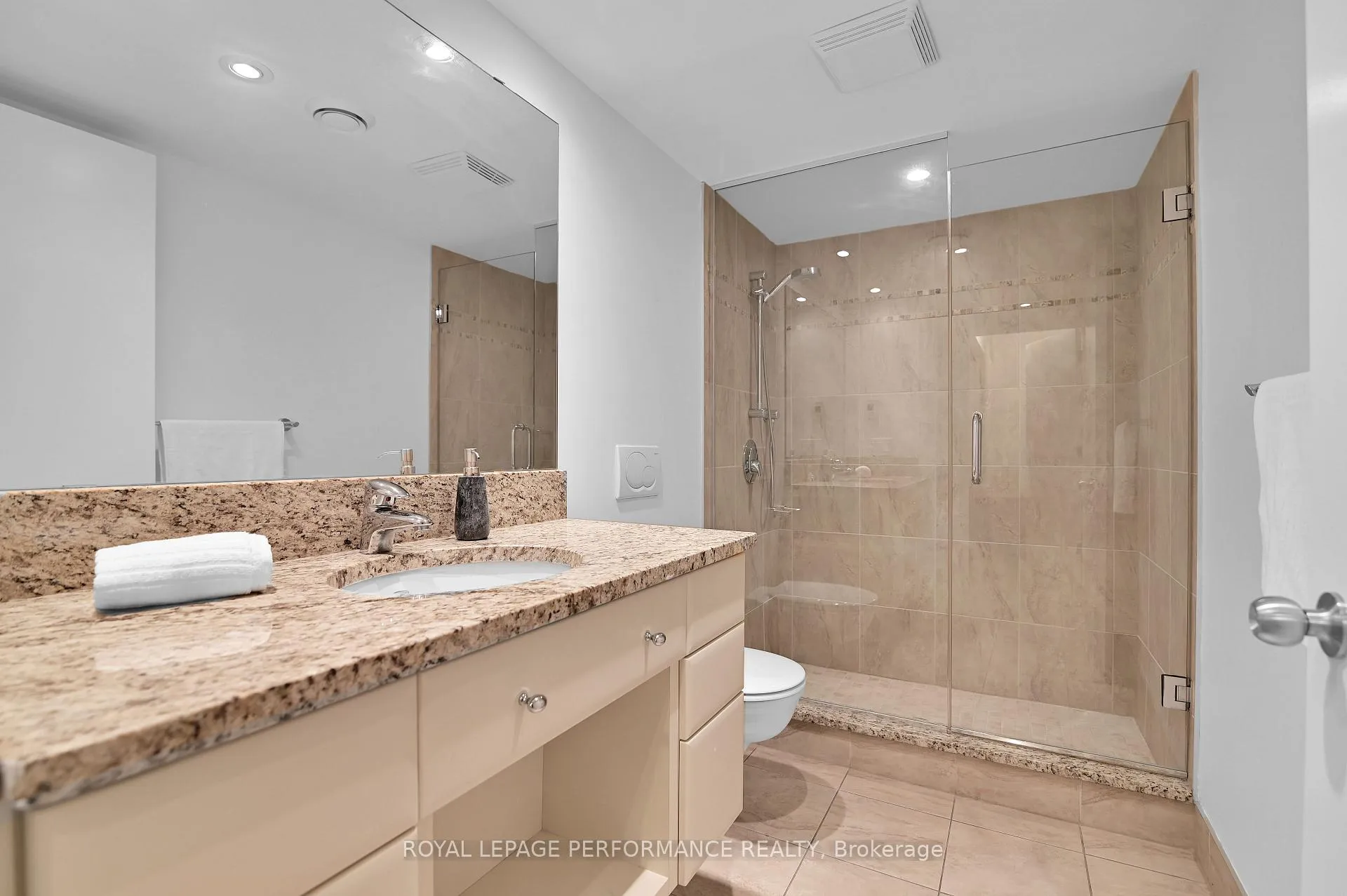 Photo 74 of 2029 Cabot Street, Ottawa, Faircrest Heights — HOMEH