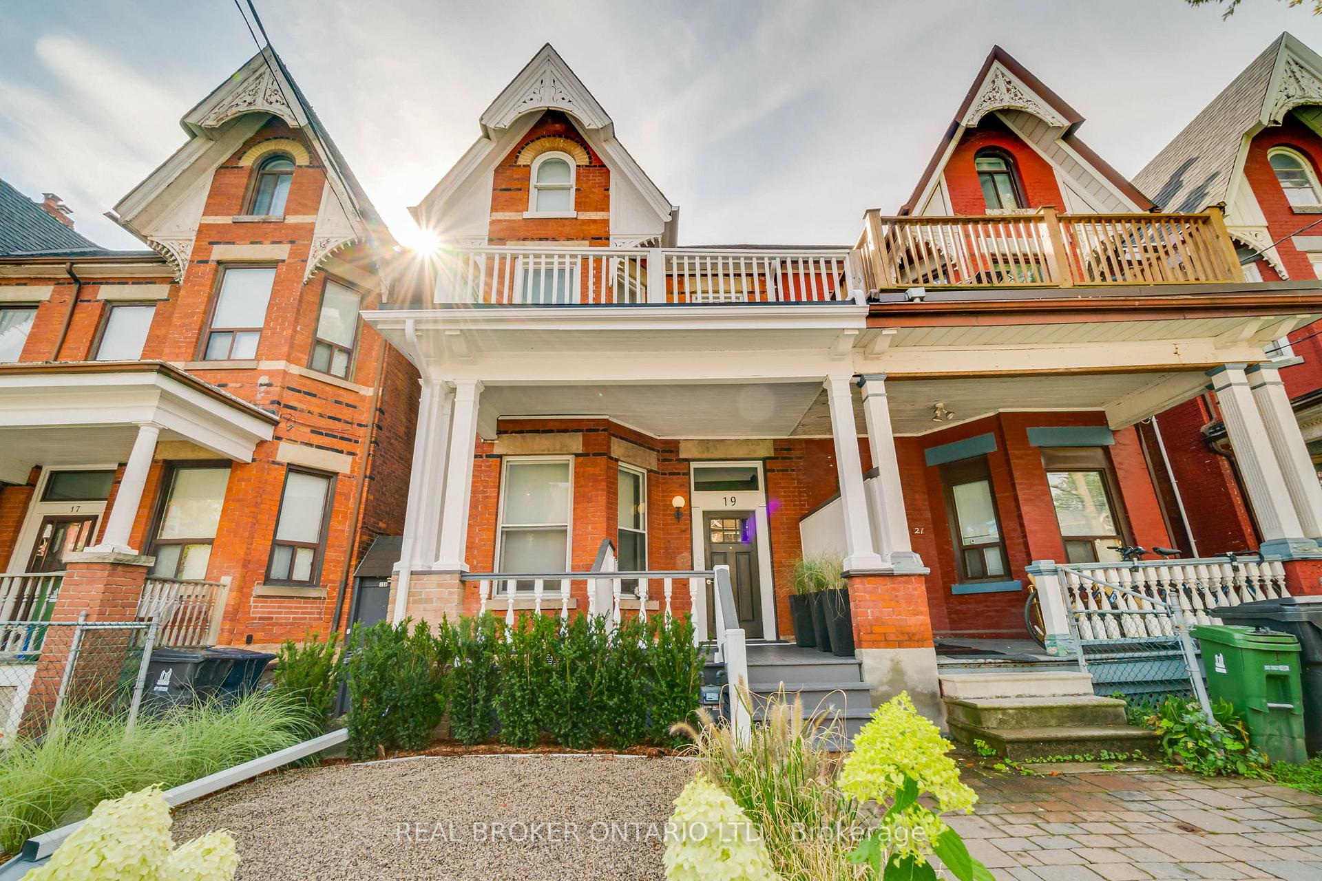 Front of Unit Main, 19 Grange Avenue