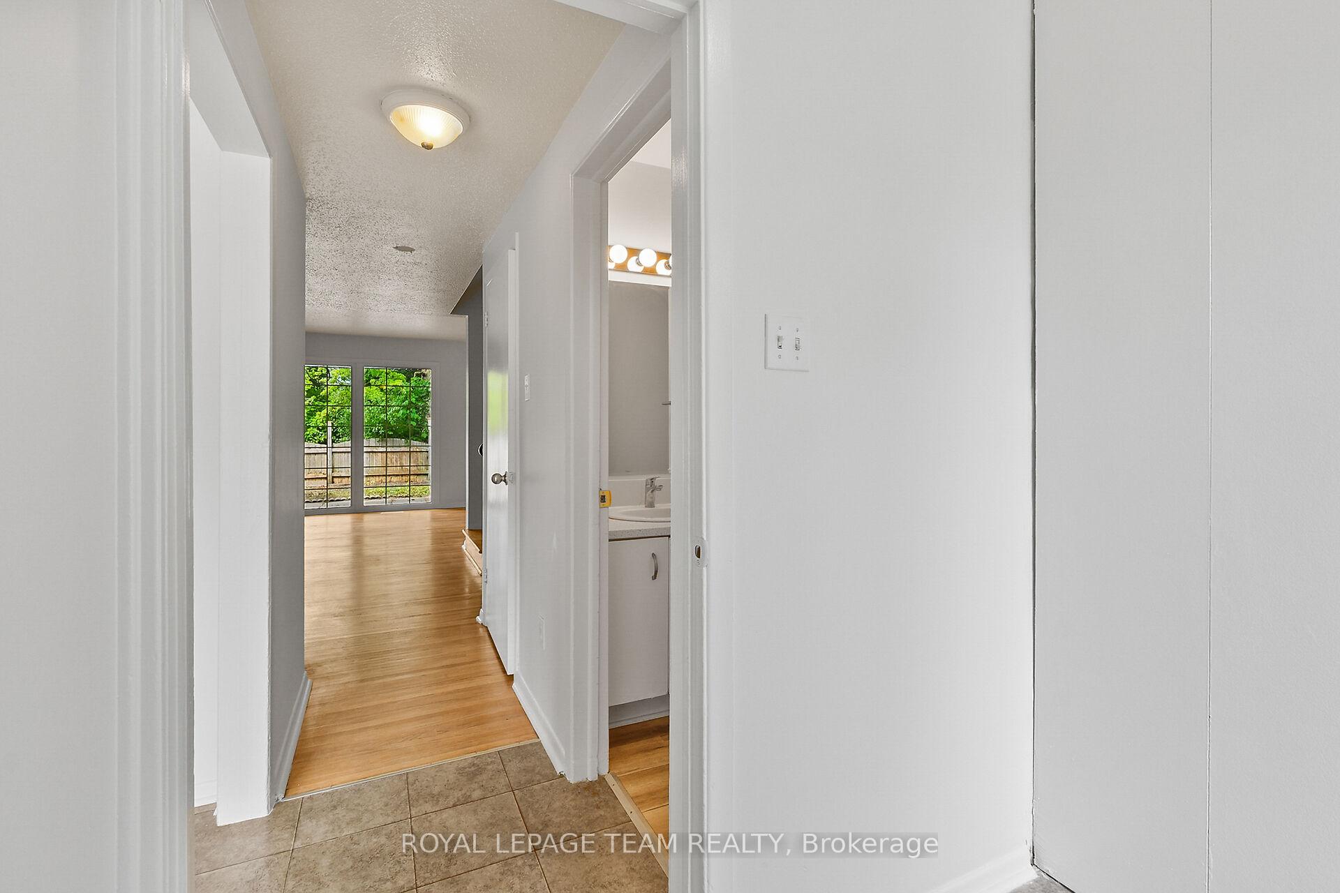 Photo 5 of 803 Provost Drive, Ottawa, Riverside Park South — HOMEH