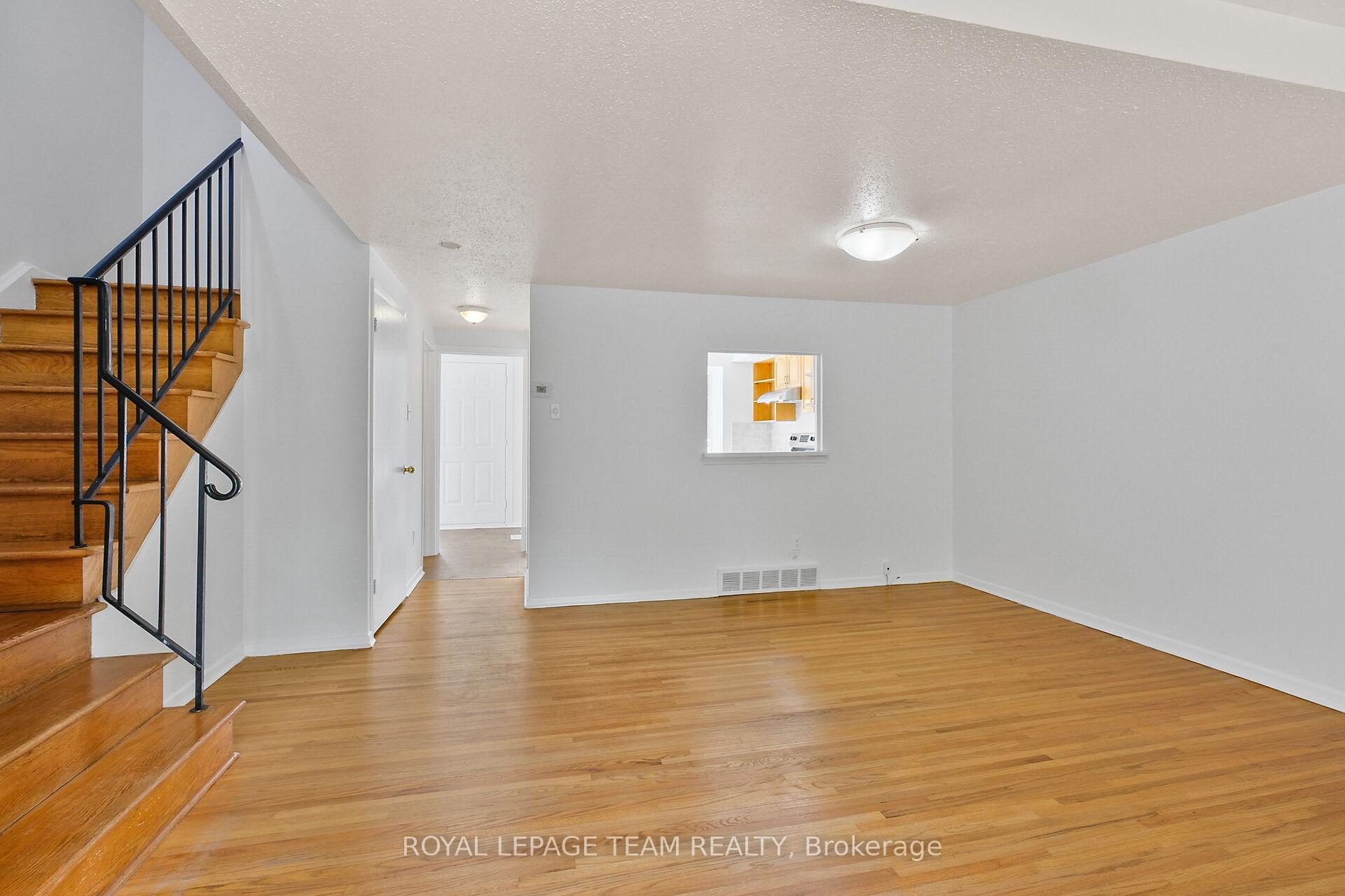 Photo 10 of 803 Provost Drive, Ottawa, Riverside Park South — HOMEH