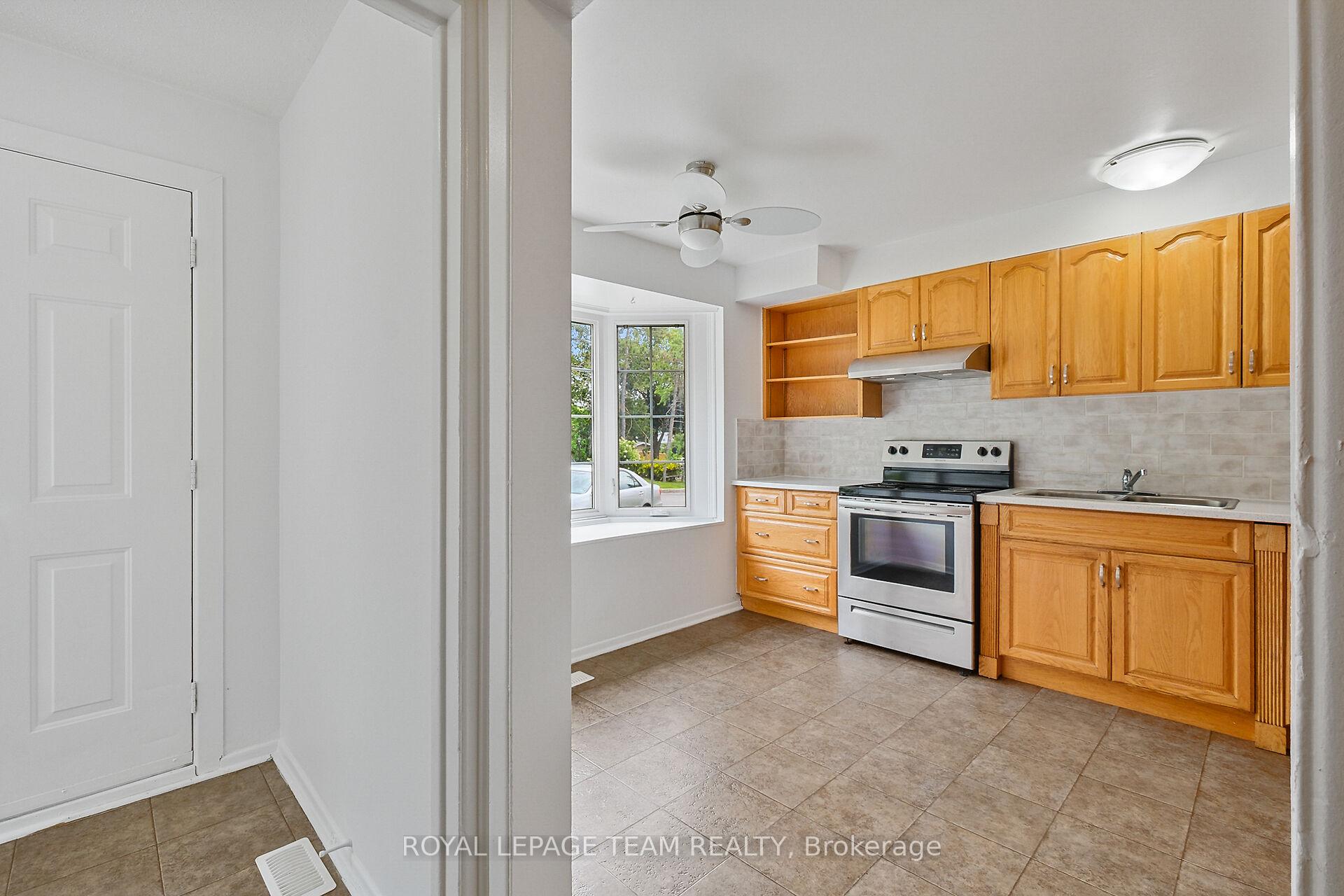 Photo 19 of 803 Provost Drive, Ottawa, Riverside Park South — HOMEH