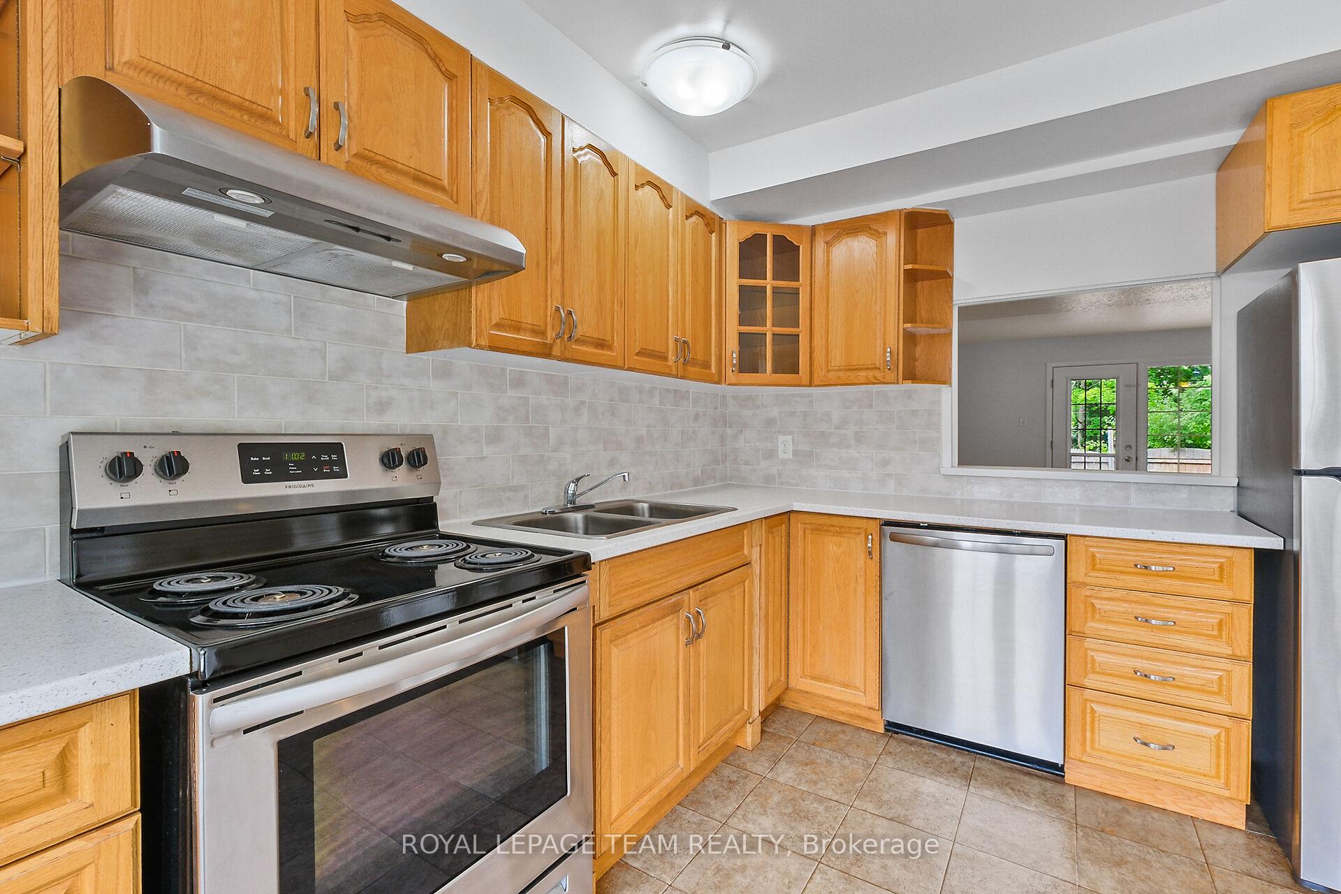 Photo 14 of 803 Provost Drive, Ottawa, Riverside Park South — HOMEH