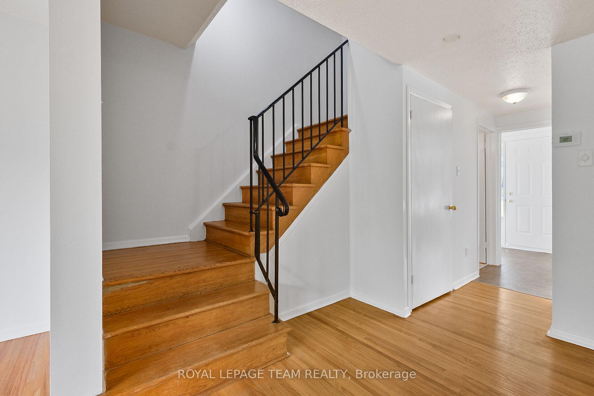 Photo 17 of 803 Provost Drive, Ottawa, Riverside Park South — HOMEH