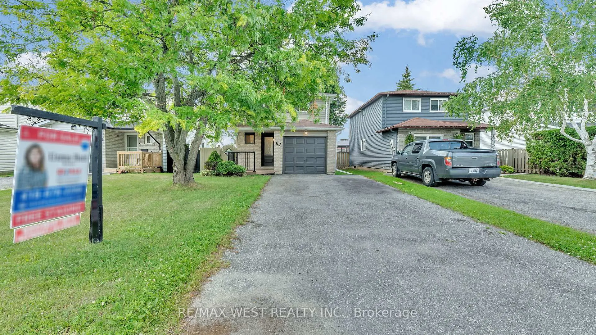 Photo 4 of 67 Corbett Drive, Barrie, Grove East — HOMEH
