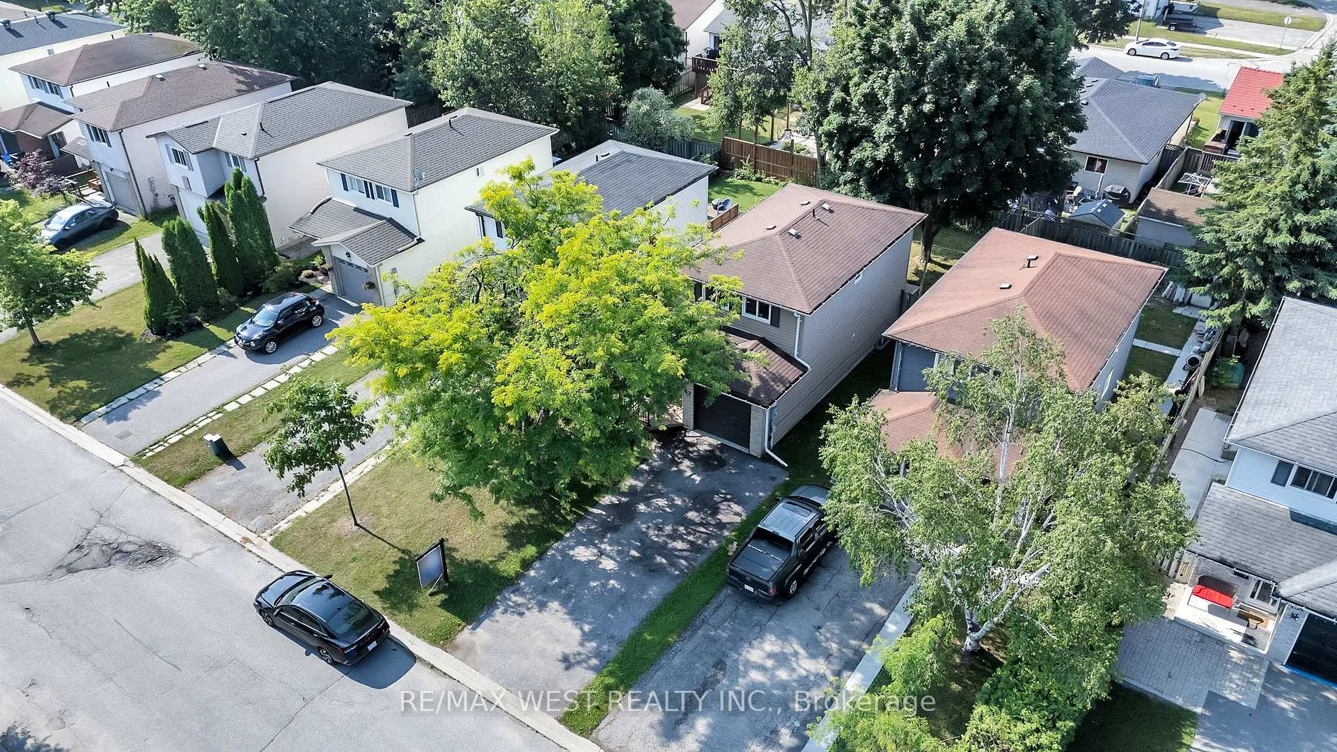 Photo 5 of 67 Corbett Drive, Barrie, Grove East — HOMEH
