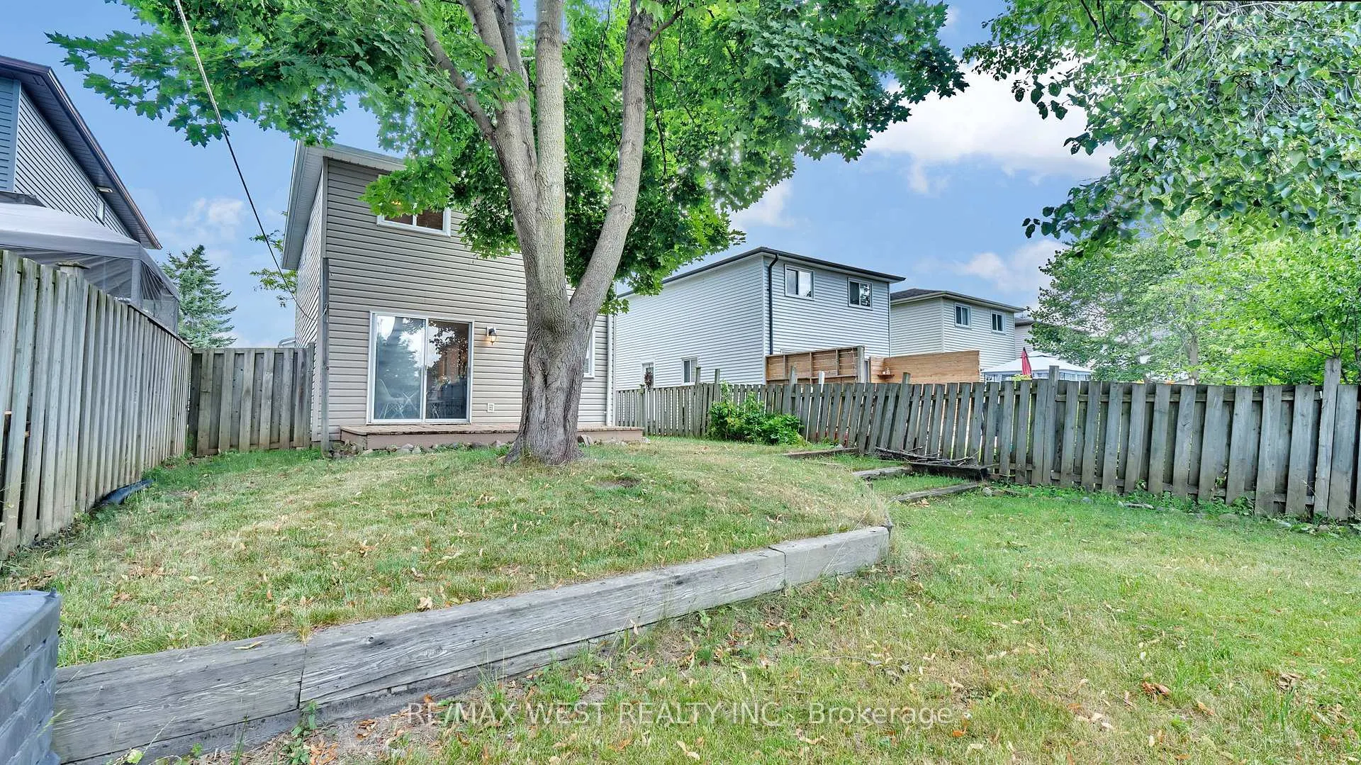 Photo 46 of 67 Corbett Drive, Barrie, Grove East — HOMEH