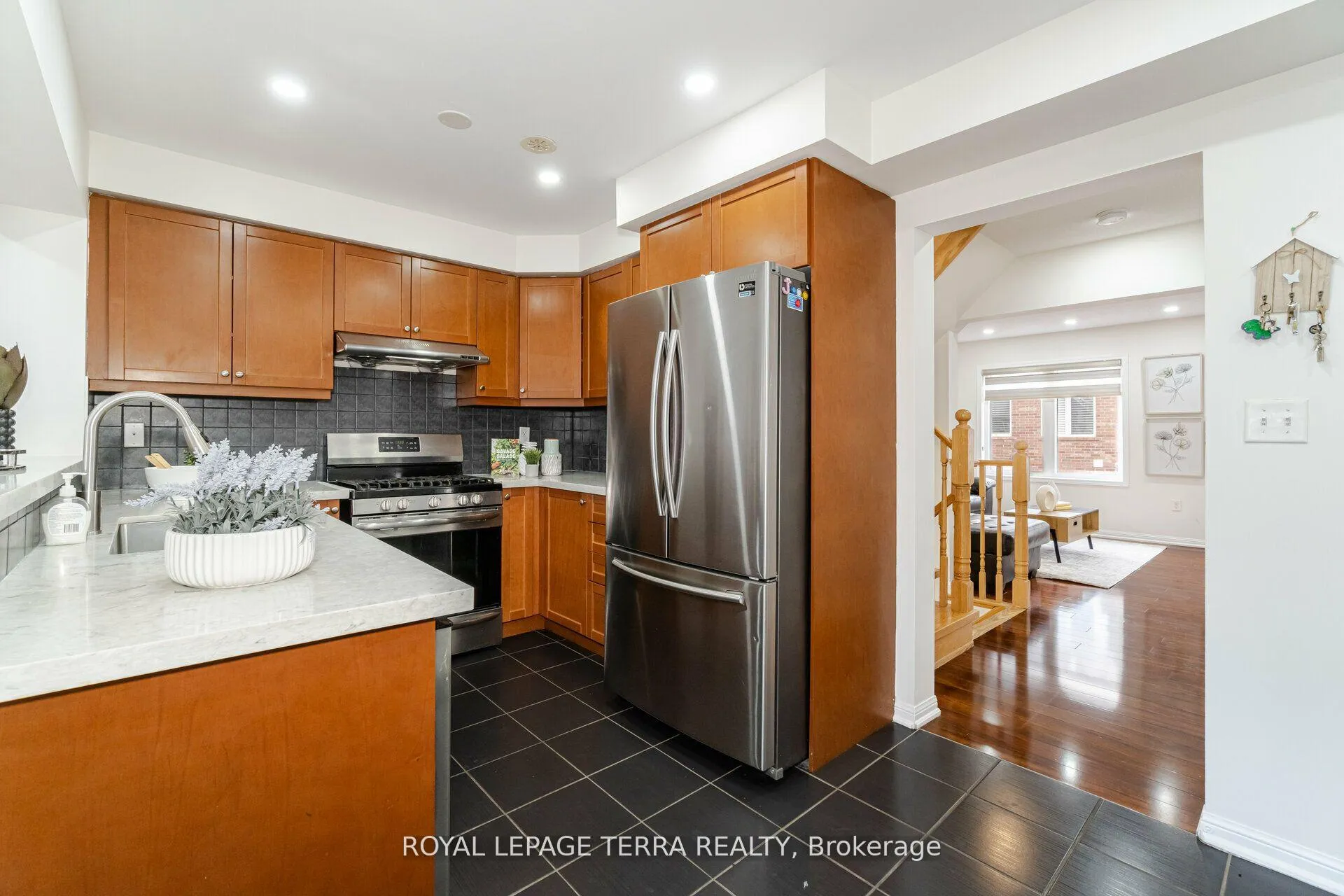 Photo 9 of 78 Donomore Drive, Brampton, Northwest Brampton — HOMEH