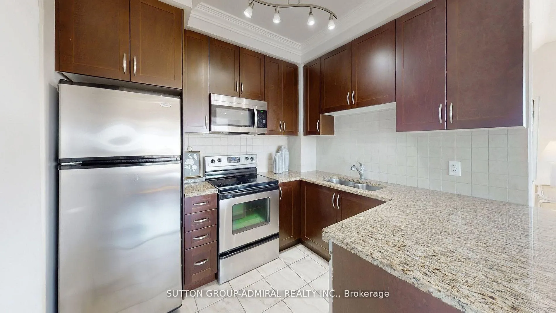 Photo 16 of Unit 511, 9235 Jane Street, Vaughan, Maple — HOMEH