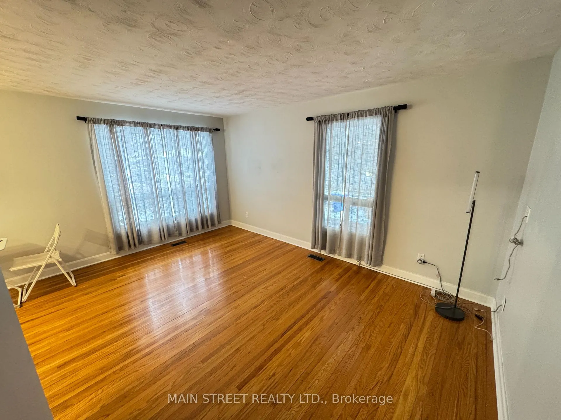 Photo 3 of 57 Dunning Avenue, Aurora, Aurora Village — HOMEH