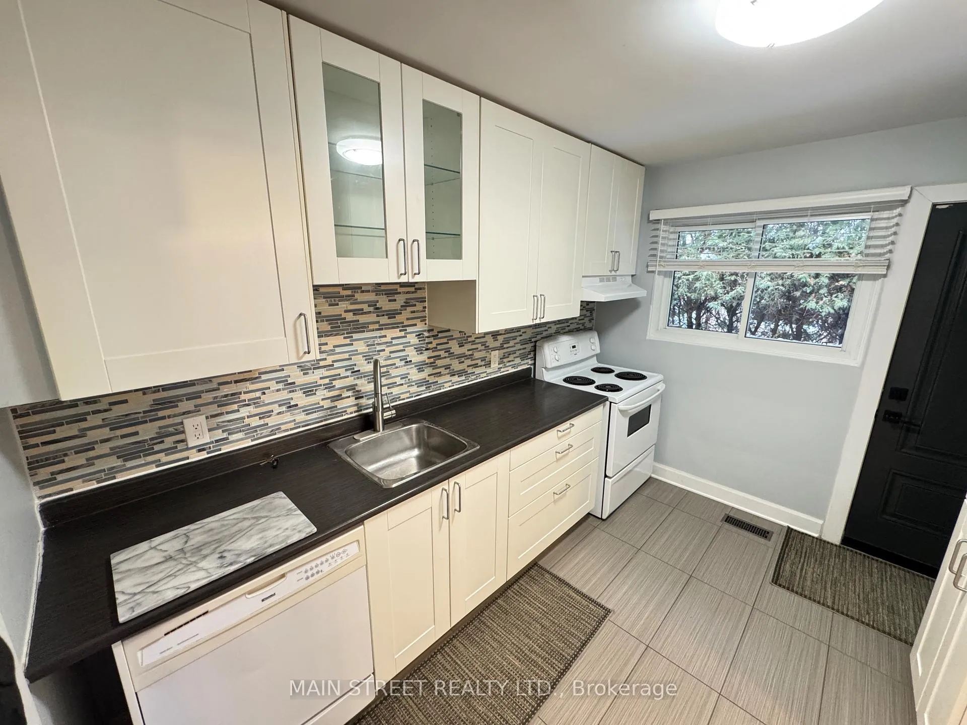 Photo 6 of 57 Dunning Avenue, Aurora, Aurora Village — HOMEH
