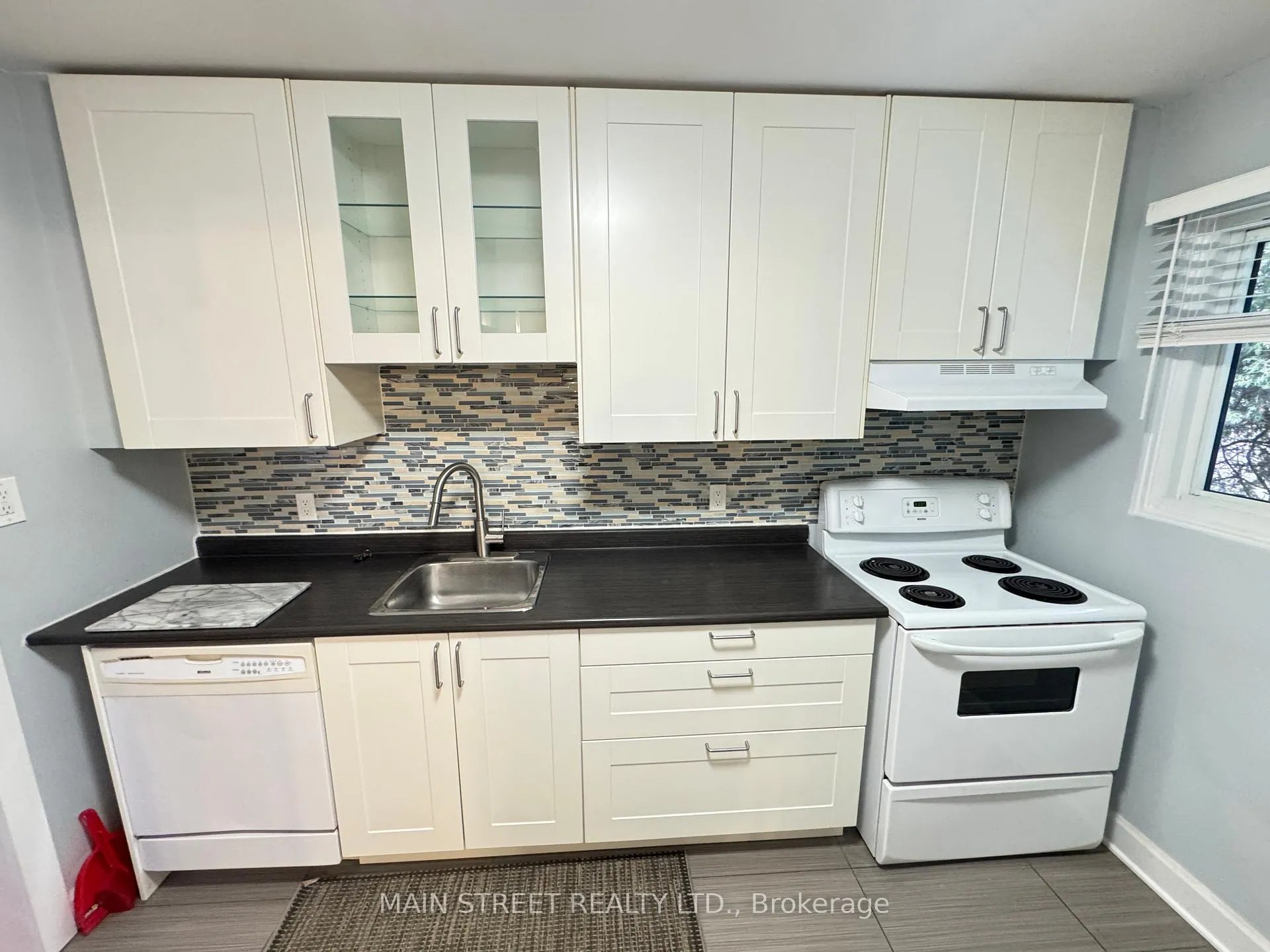 Photo 7 of 57 Dunning Avenue, Aurora, Aurora Village — HOMEH