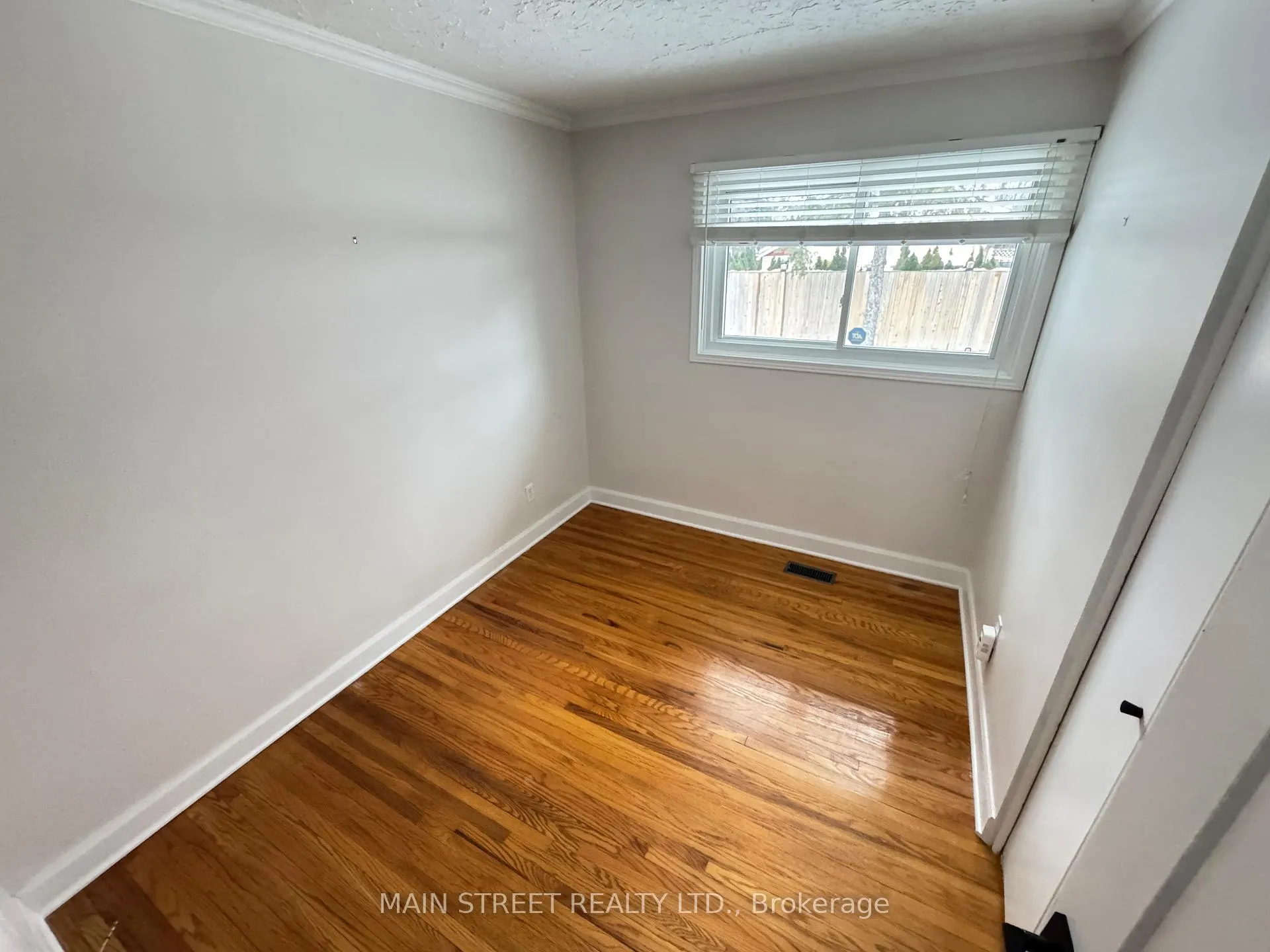 Photo 10 of 57 Dunning Avenue, Aurora, Aurora Village — HOMEH
