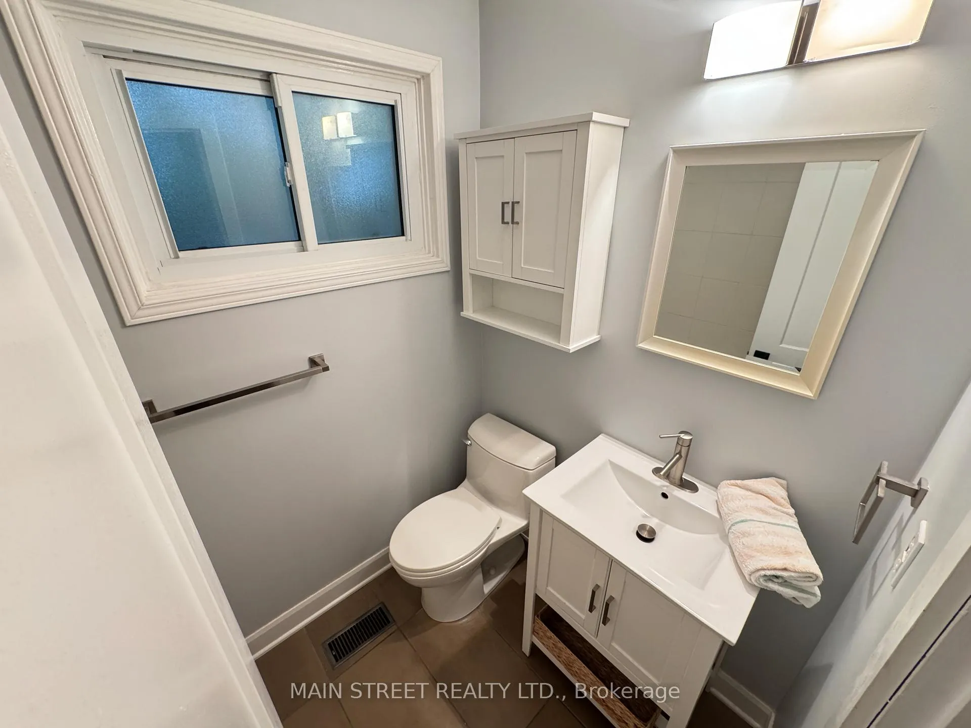 Photo 12 of 57 Dunning Avenue, Aurora, Aurora Village — HOMEH