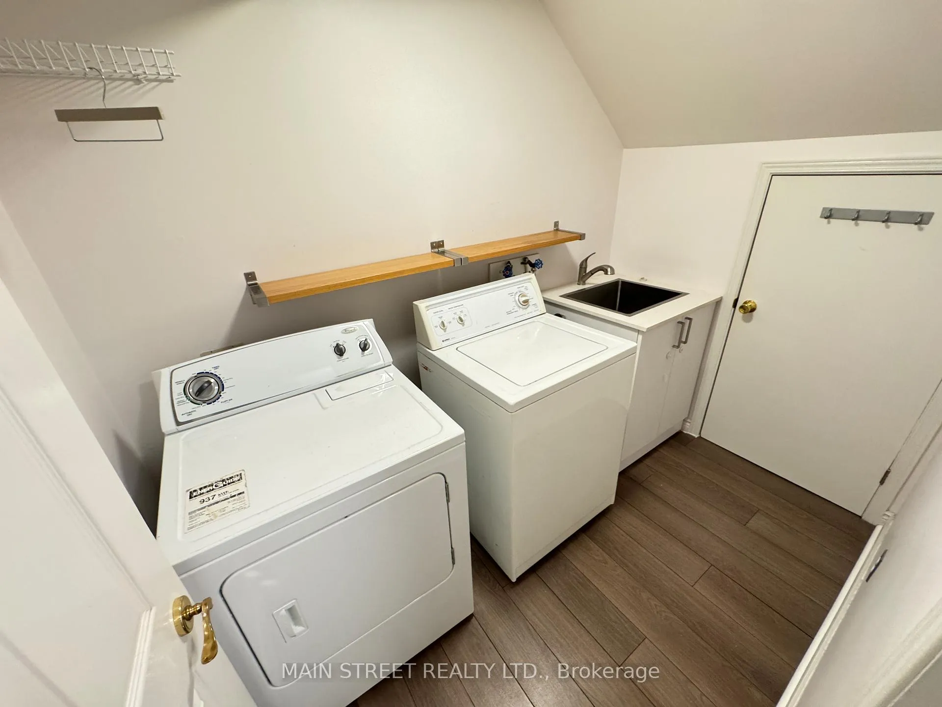 Photo 14 of 57 Dunning Avenue, Aurora, Aurora Village — HOMEH
