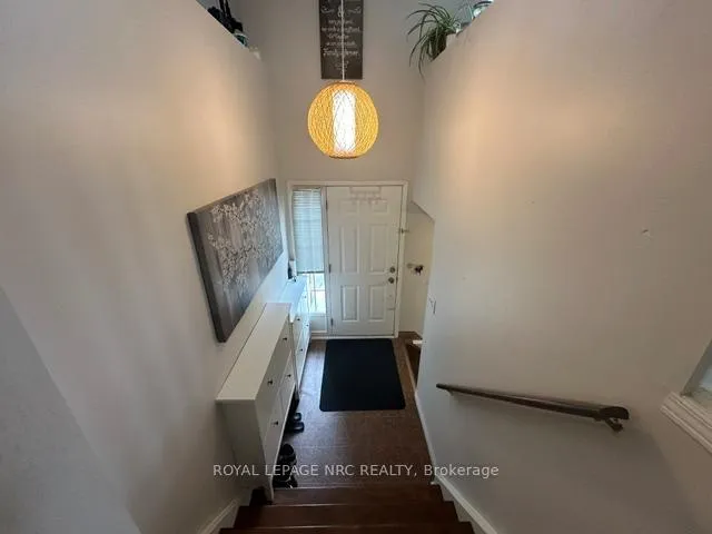 Photo 4 of 7712 Charnwood Avenue, Niagara Falls, West Wood — HOMEH