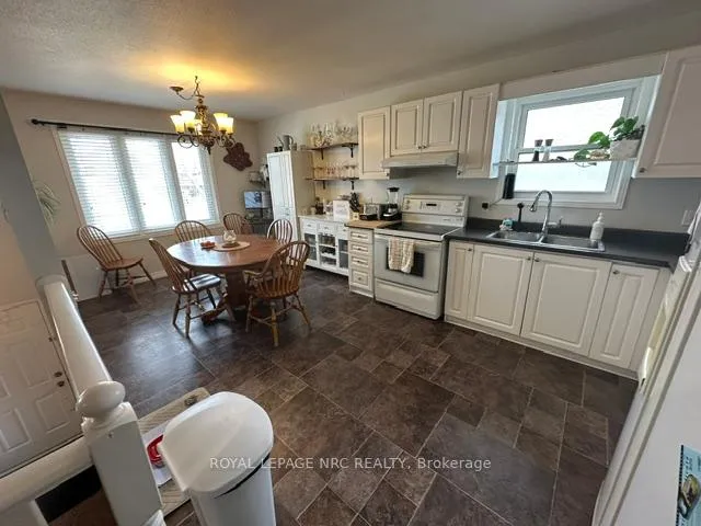 Photo 9 of 7712 Charnwood Avenue, Niagara Falls, West Wood — HOMEH