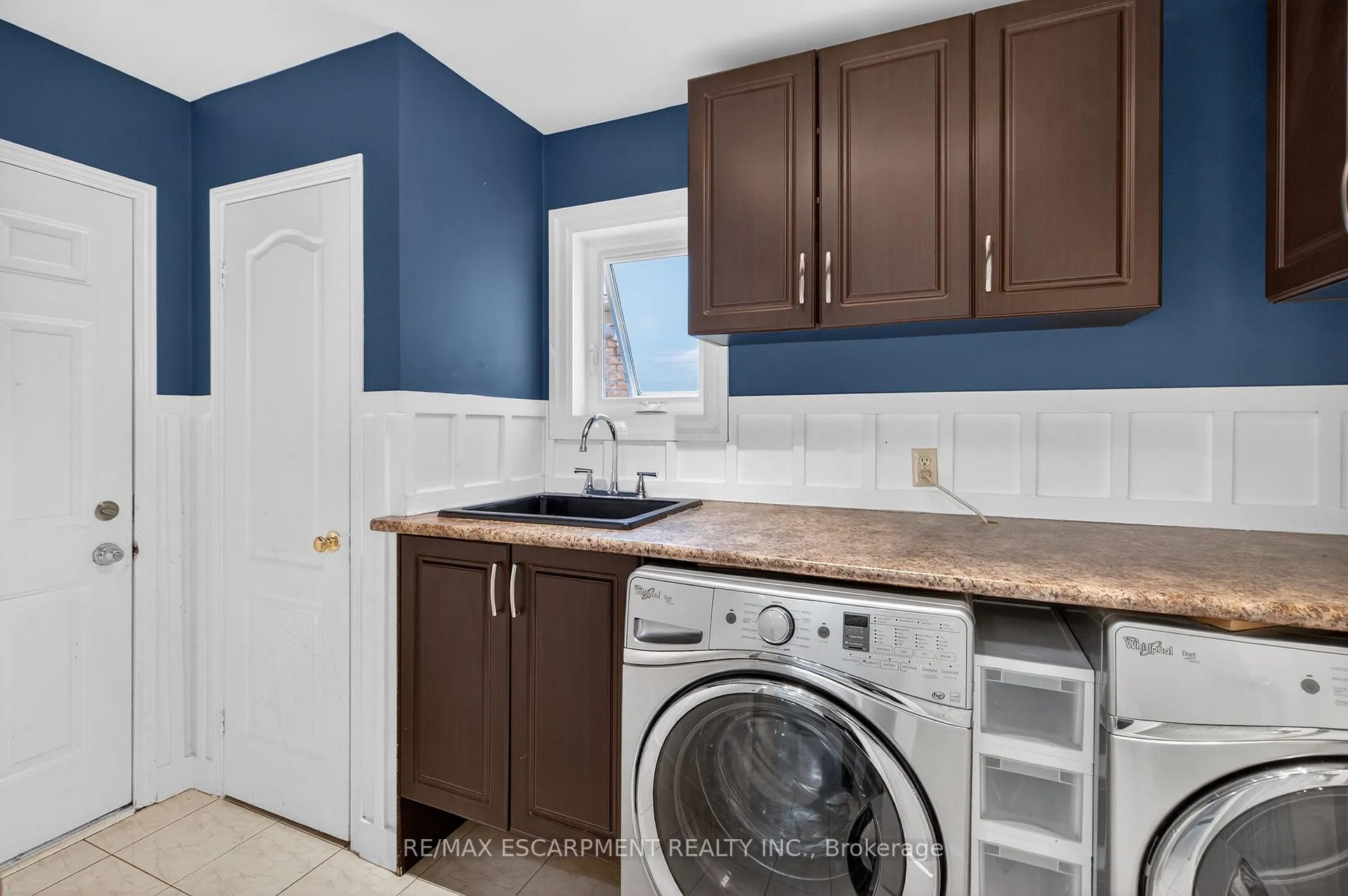 Photo 13 of 53 Laurendale Avenue, Hamilton, Waterdown — HOMEH