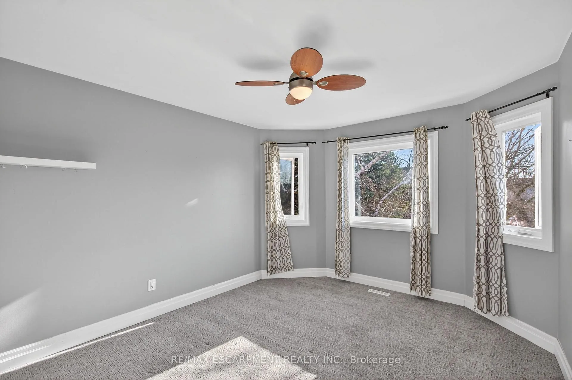 Photo 21 of 53 Laurendale Avenue, Hamilton, Waterdown — HOMEH
