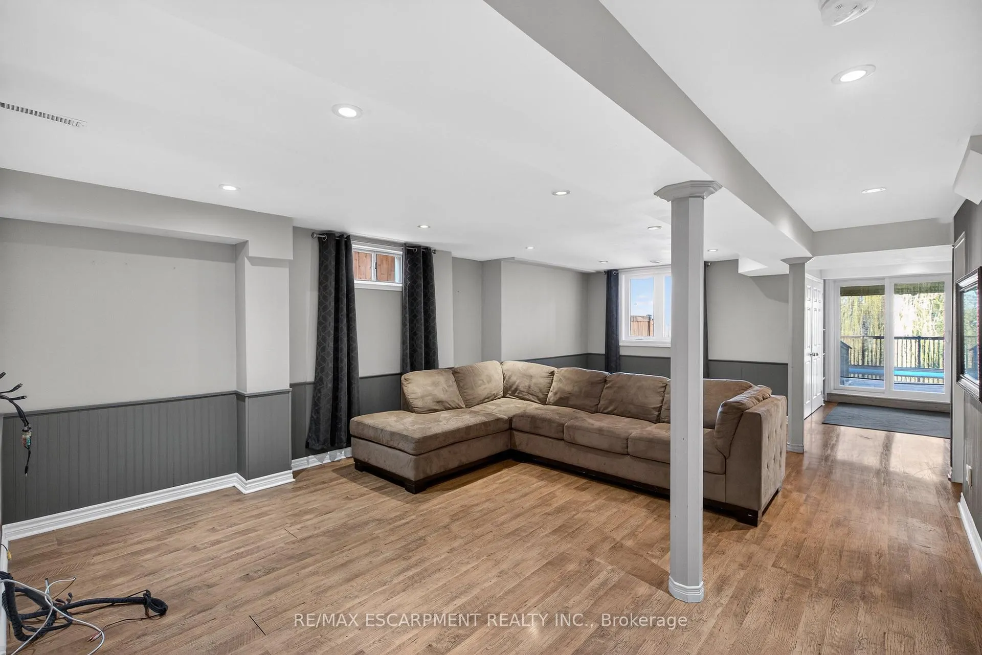 Photo 23 of 53 Laurendale Avenue, Hamilton, Waterdown — HOMEH