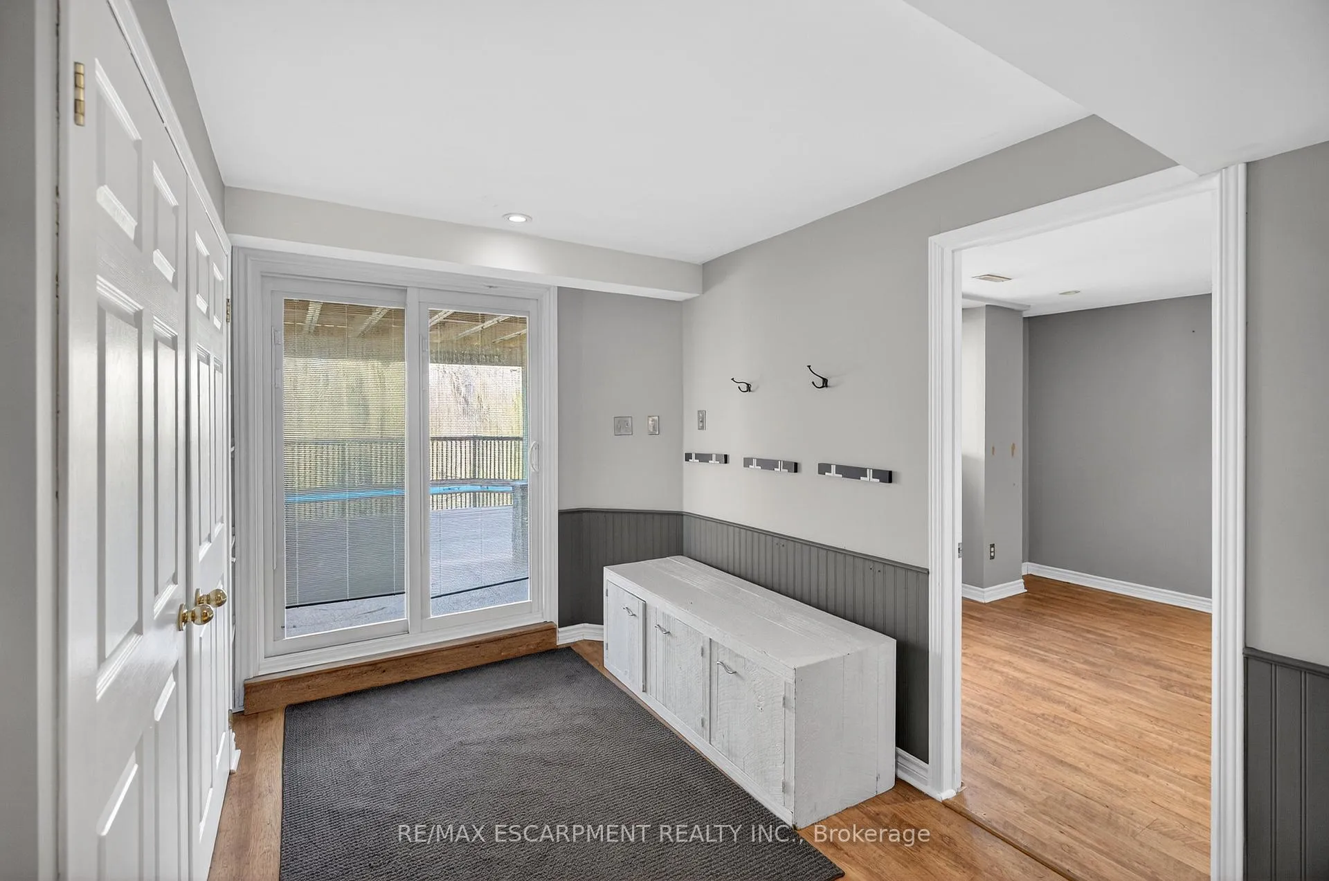 Photo 24 of 53 Laurendale Avenue, Hamilton, Waterdown — HOMEH
