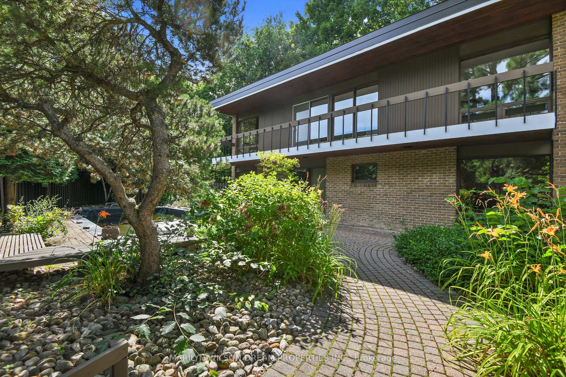 Photo 3 of 36 Wick Crescent, Ottawa, Rothwell Heights — HOMEH