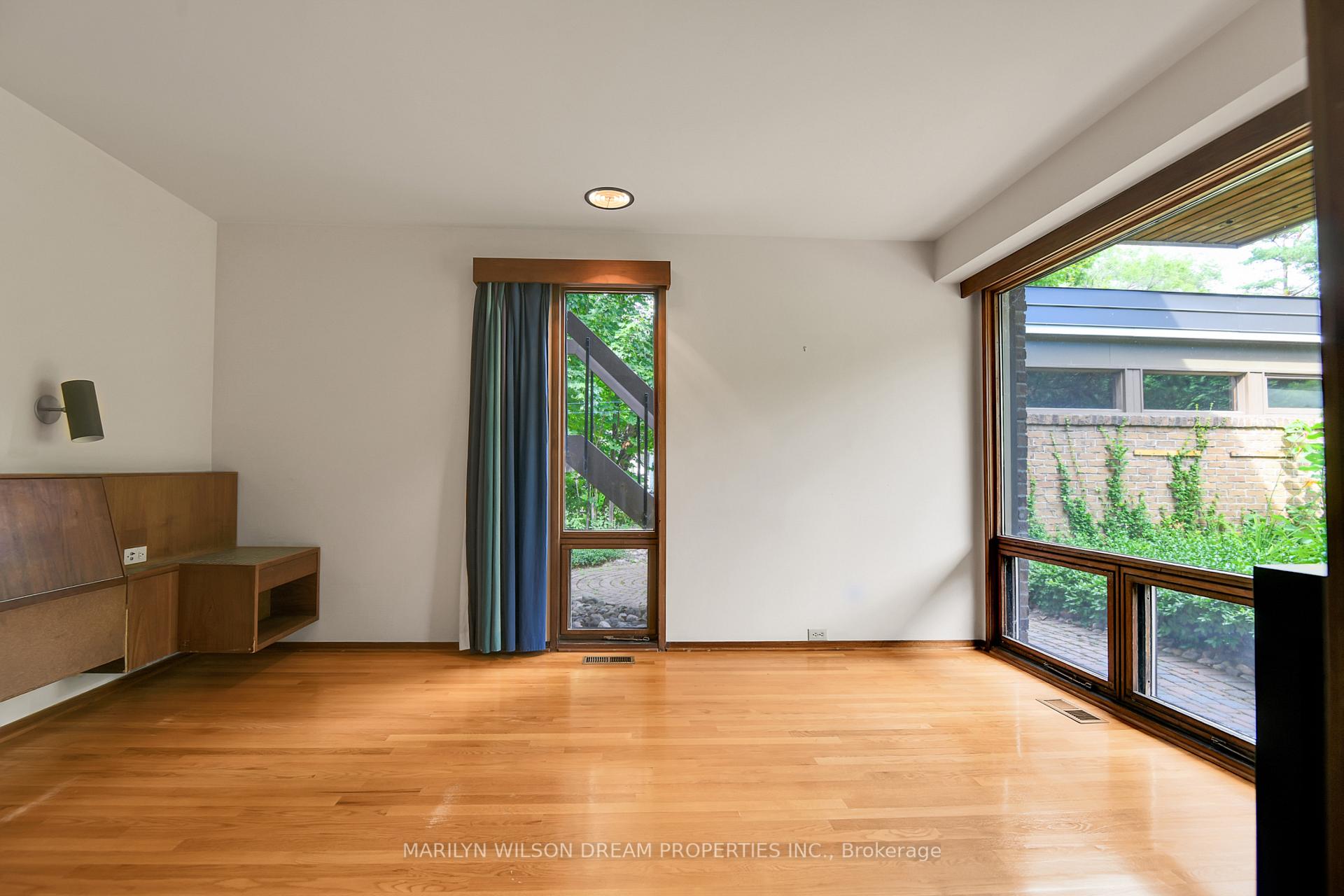 Photo 9 of 36 Wick Crescent, Ottawa, Rothwell Heights — HOMEH