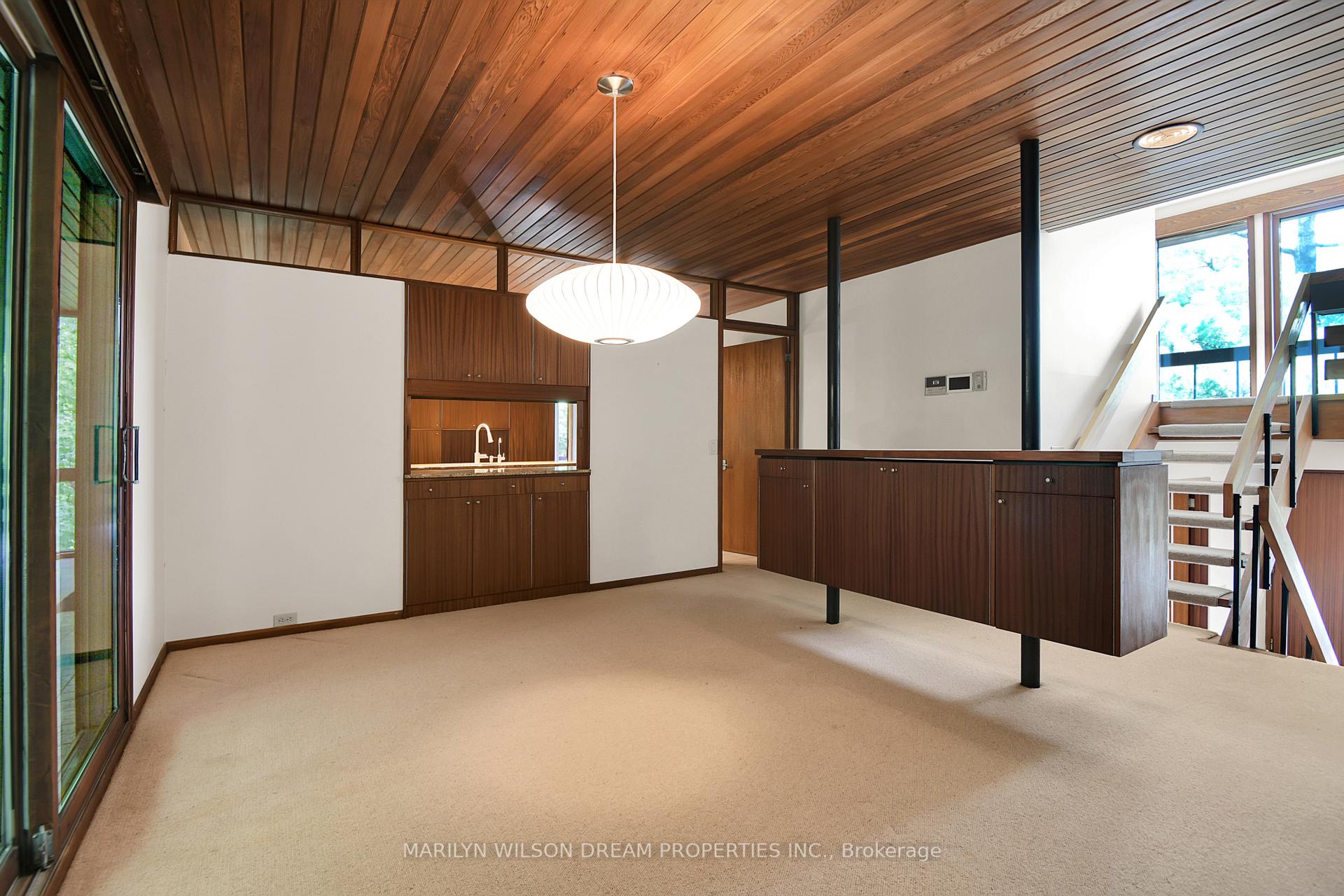 Photo 16 of 36 Wick Crescent, Ottawa, Rothwell Heights — HOMEH