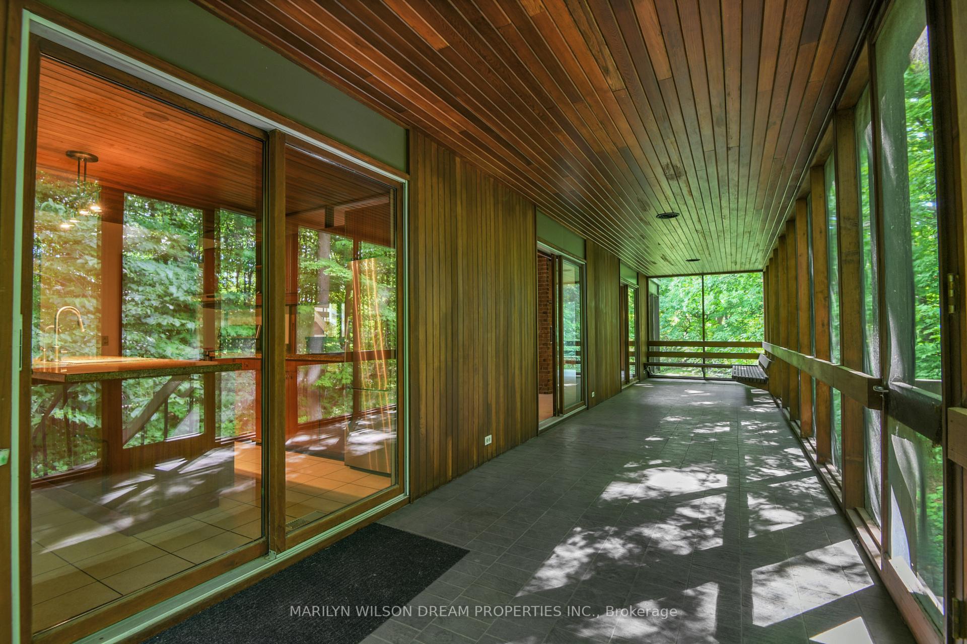 Photo 19 of 36 Wick Crescent, Ottawa, Rothwell Heights — HOMEH