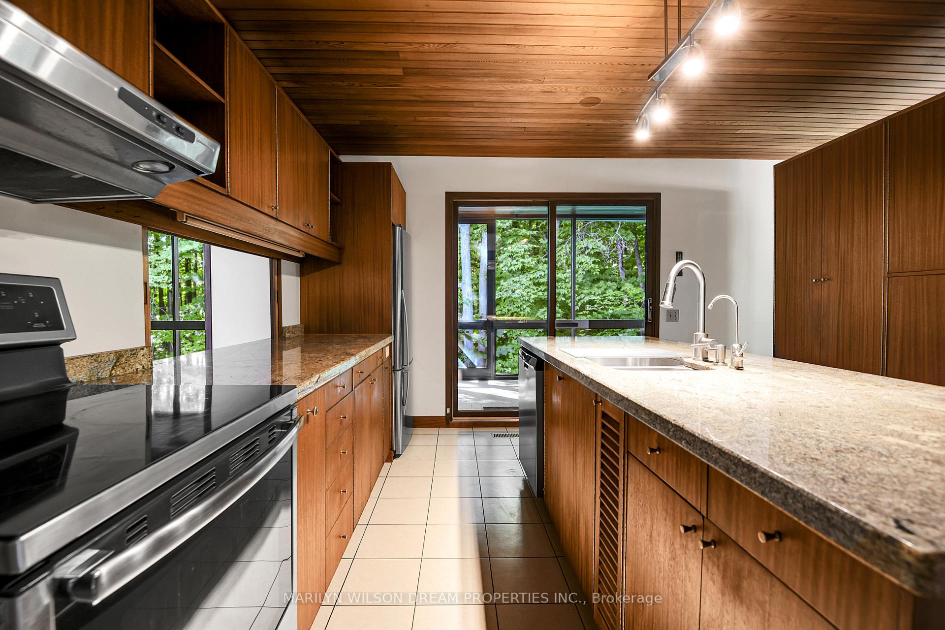 Photo 28 of 36 Wick Crescent, Ottawa, Rothwell Heights — HOMEH