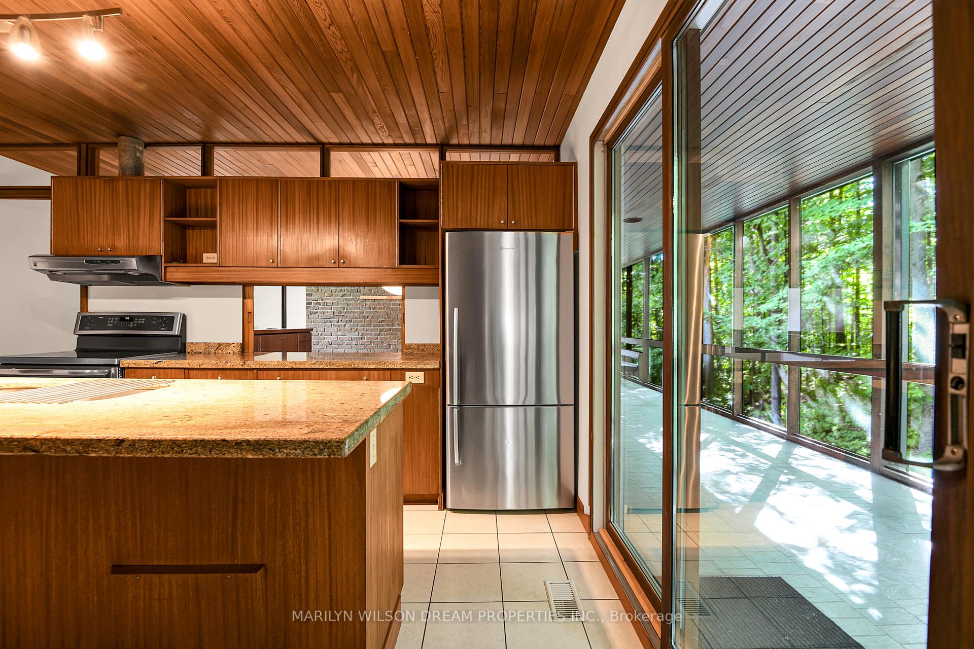 Photo 30 of 36 Wick Crescent, Ottawa, Rothwell Heights — HOMEH
