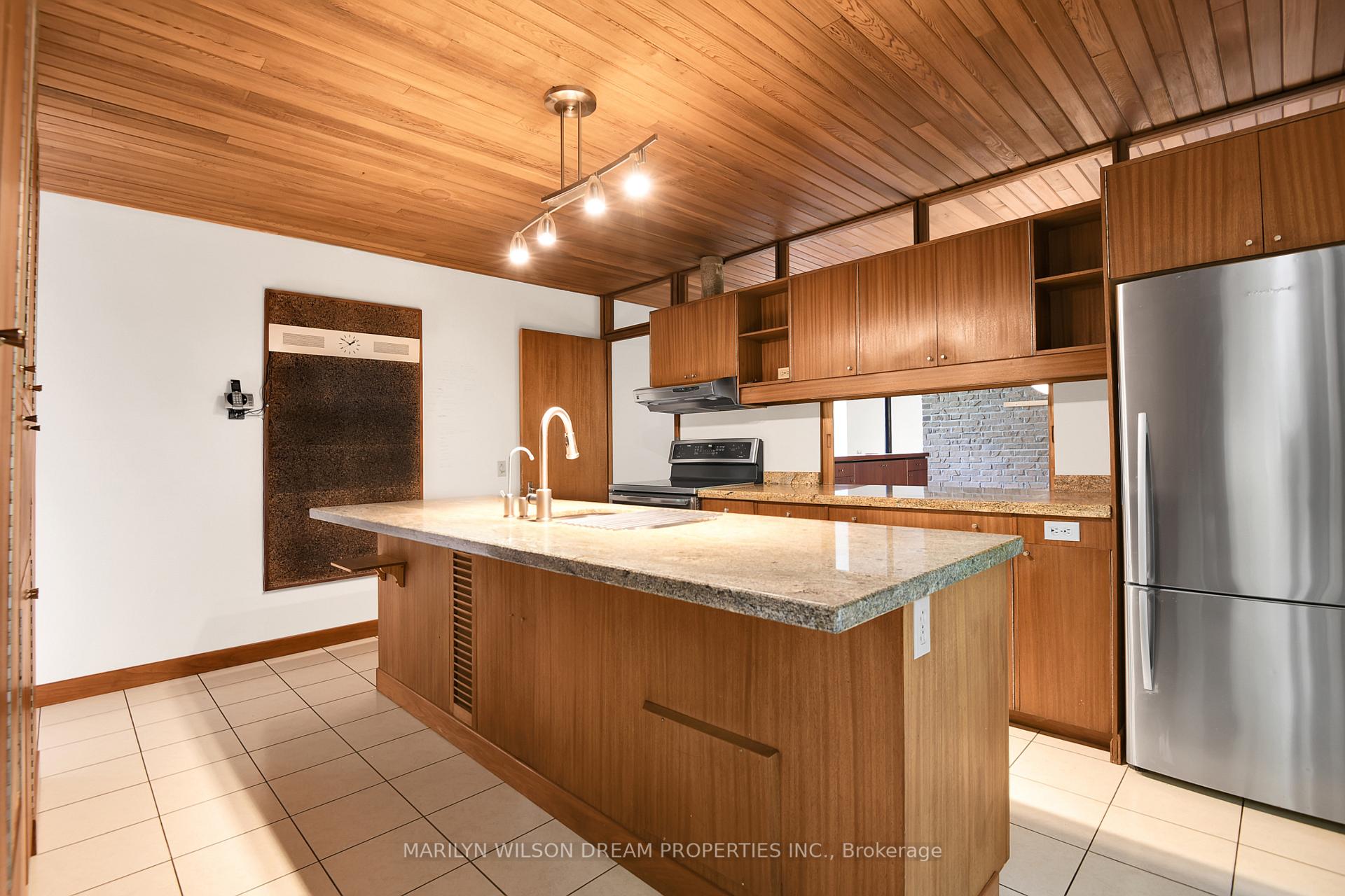 Photo 37 of 36 Wick Crescent, Ottawa, Rothwell Heights — HOMEH