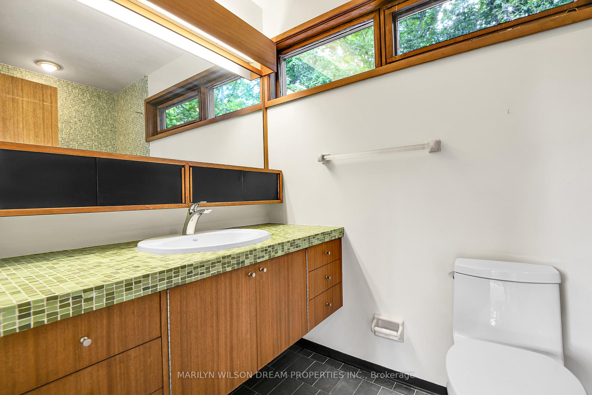 Photo 43 of 36 Wick Crescent, Ottawa, Rothwell Heights — HOMEH