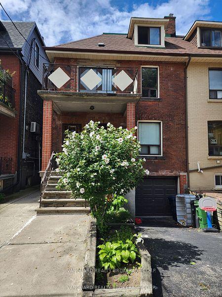 Photo 1 of Unit 4, 232 Montrose Avenue, Toronto, Palmerston-Little Italy — HOMEH