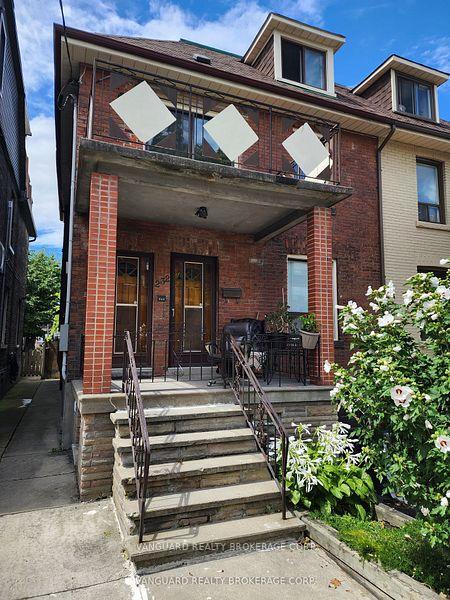 Photo 2 of Unit 4, 232 Montrose Avenue, Toronto, Palmerston-Little Italy — HOMEH