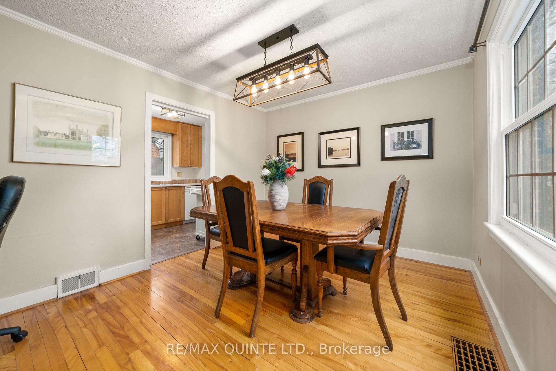 Photo 9 of 8 Greenlawn Avenue, Belleville, Belleville Ward — HOMEH