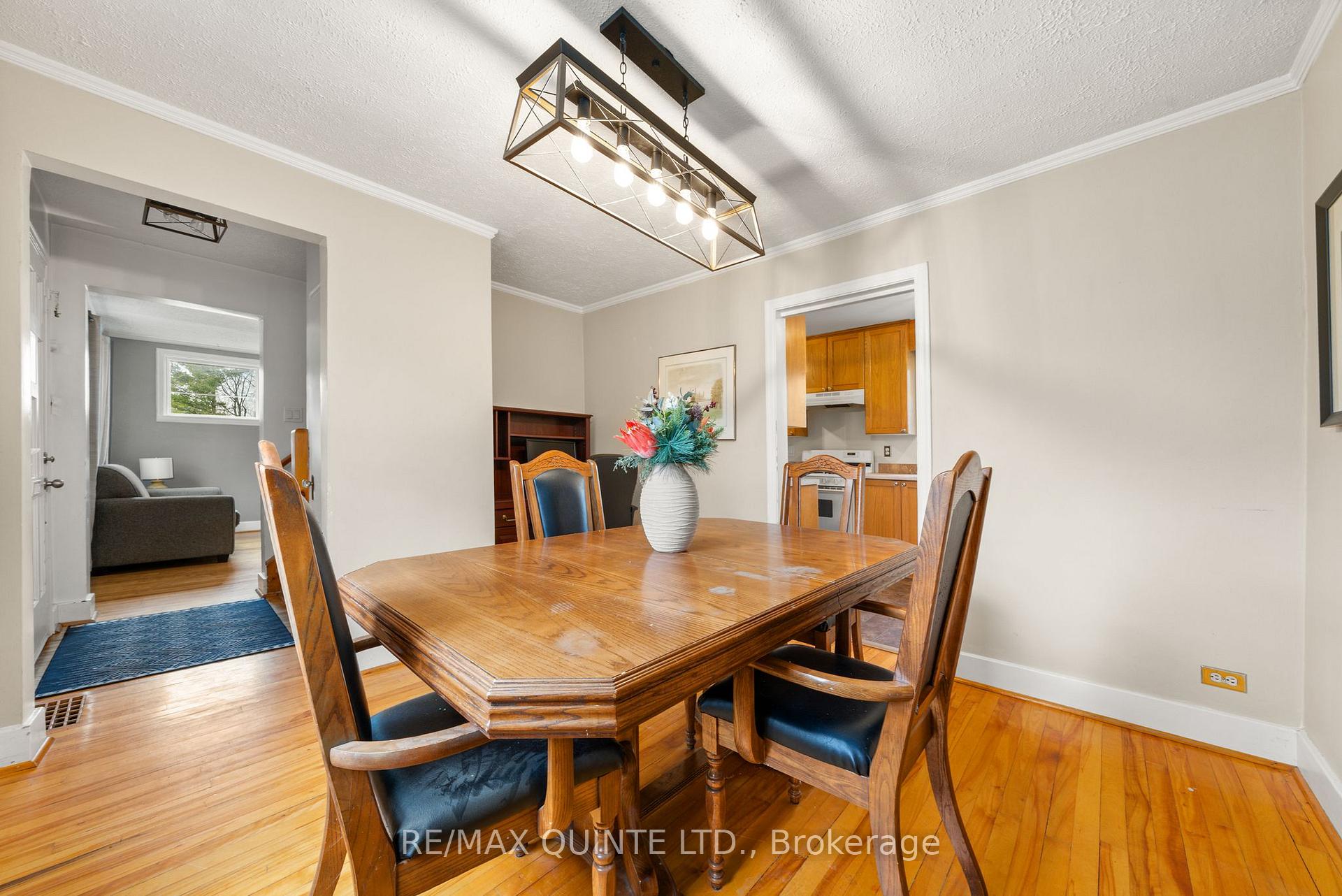 Photo 11 of 8 Greenlawn Avenue, Belleville, Belleville Ward — HOMEH