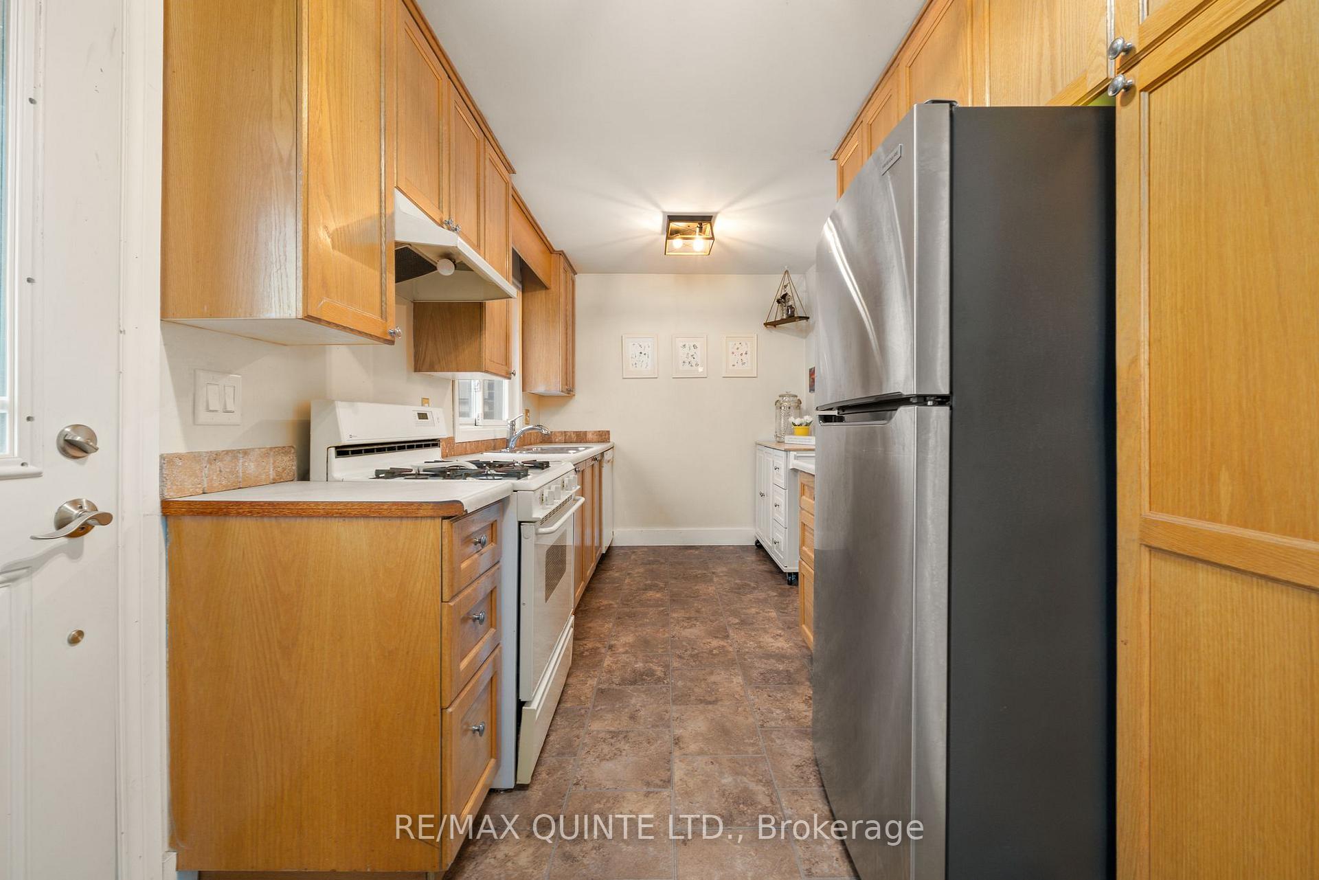 Photo 14 of 8 Greenlawn Avenue, Belleville, Belleville Ward — HOMEH