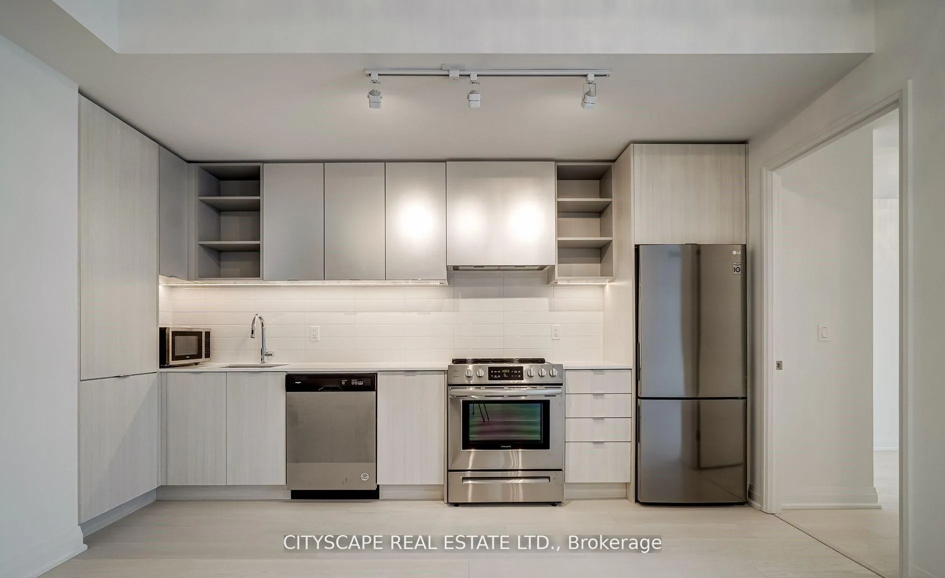Photo 3 of Unit 1007, 10 Gibbs Road, Etobicoke, Islington-City Centre West — HOMEH