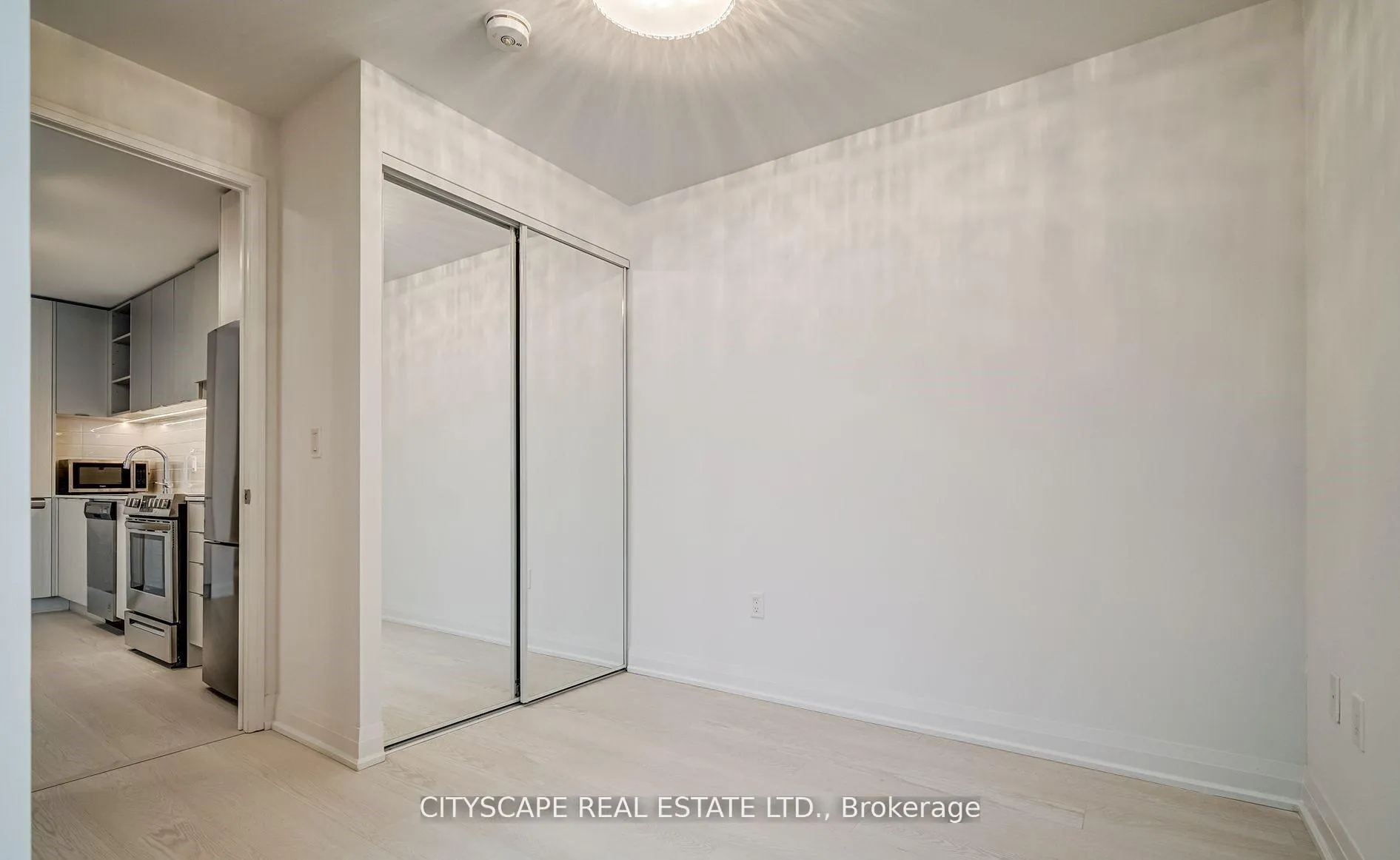 Photo 6 of Unit 1007, 10 Gibbs Road, Etobicoke, Islington-City Centre West — HOMEH
