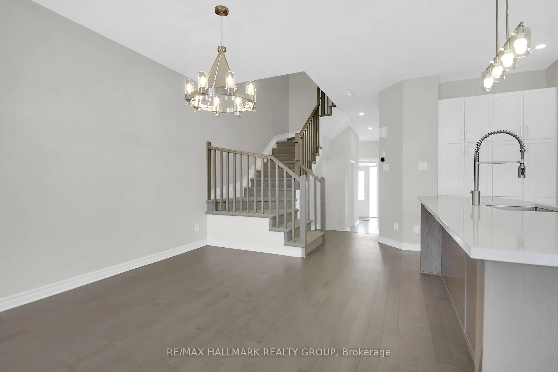 Photo 7 of 170 Wabikon Crescent, Ottawa, Blossom Park/Kemp Park/Findlay Creek — HOMEH