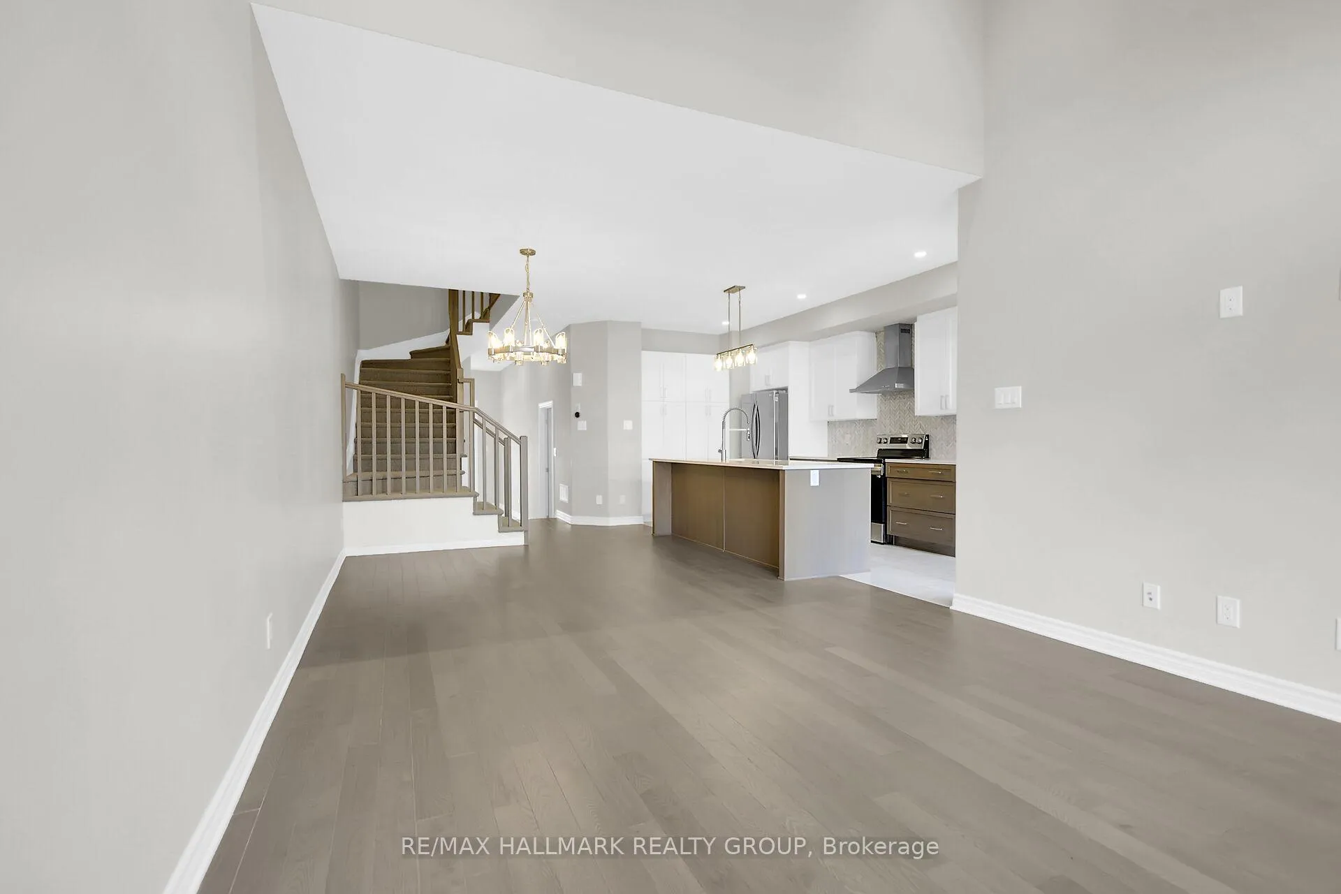 Photo 8 of 170 Wabikon Crescent, Ottawa, Blossom Park/Kemp Park/Findlay Creek — HOMEH