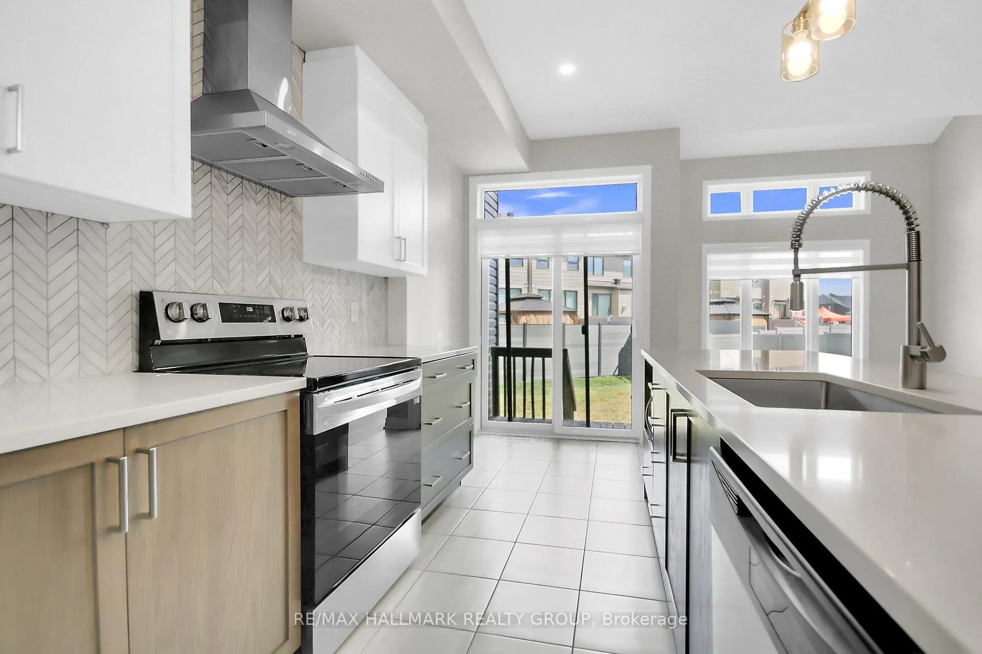 Photo 16 of 170 Wabikon Crescent, Ottawa, Blossom Park/Kemp Park/Findlay Creek — HOMEH