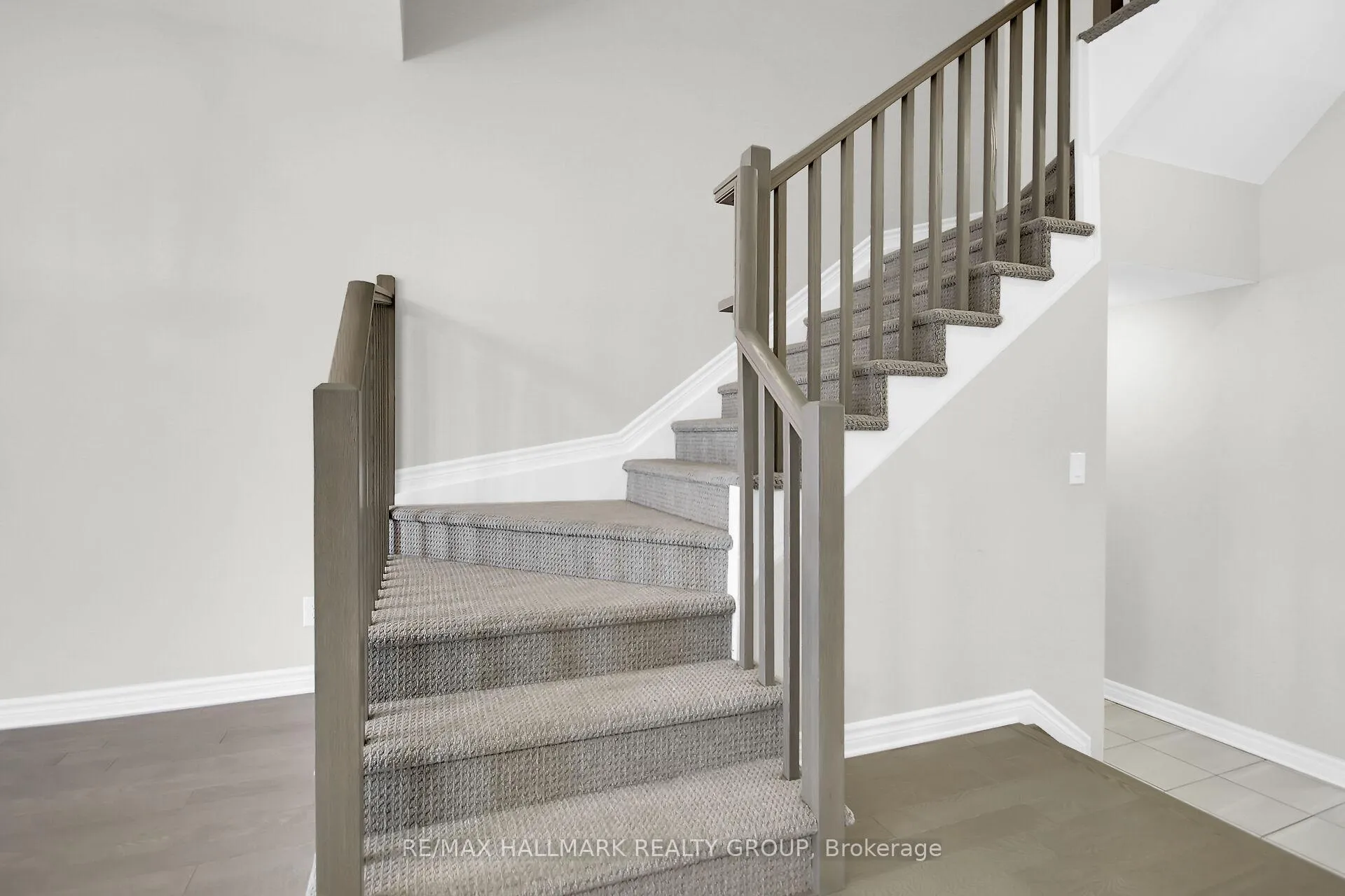 Photo 19 of 170 Wabikon Crescent, Ottawa, Blossom Park/Kemp Park/Findlay Creek — HOMEH