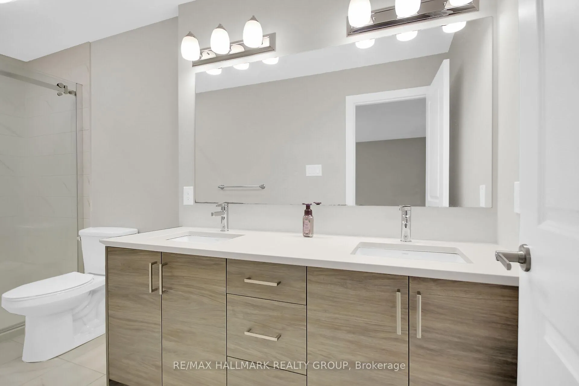Photo 27 of 170 Wabikon Crescent, Ottawa, Blossom Park/Kemp Park/Findlay Creek — HOMEH