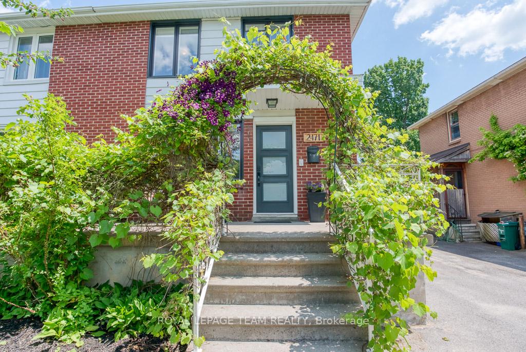 Photo 2 of 2471 Clementine Boulevard, Ottawa, Heron Park — HOMEH