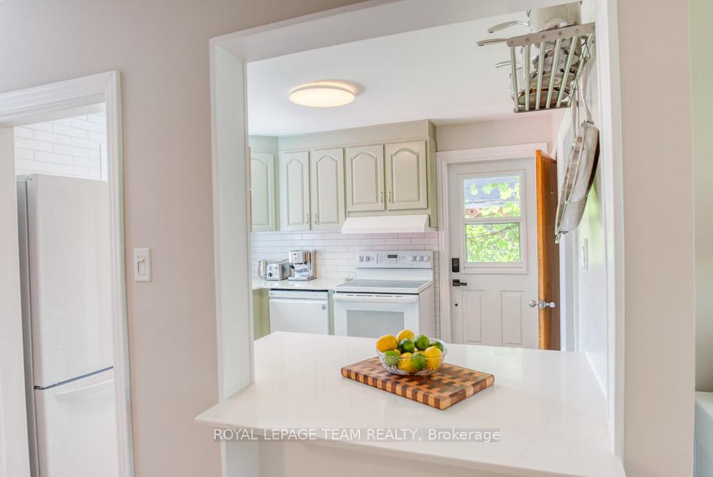 Photo 8 of 2471 Clementine Boulevard, Ottawa, Heron Park — HOMEH