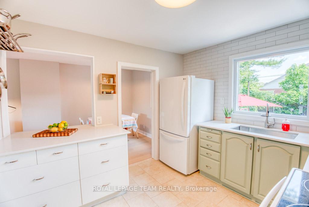 Photo 17 of 2471 Clementine Boulevard, Ottawa, Heron Park — HOMEH