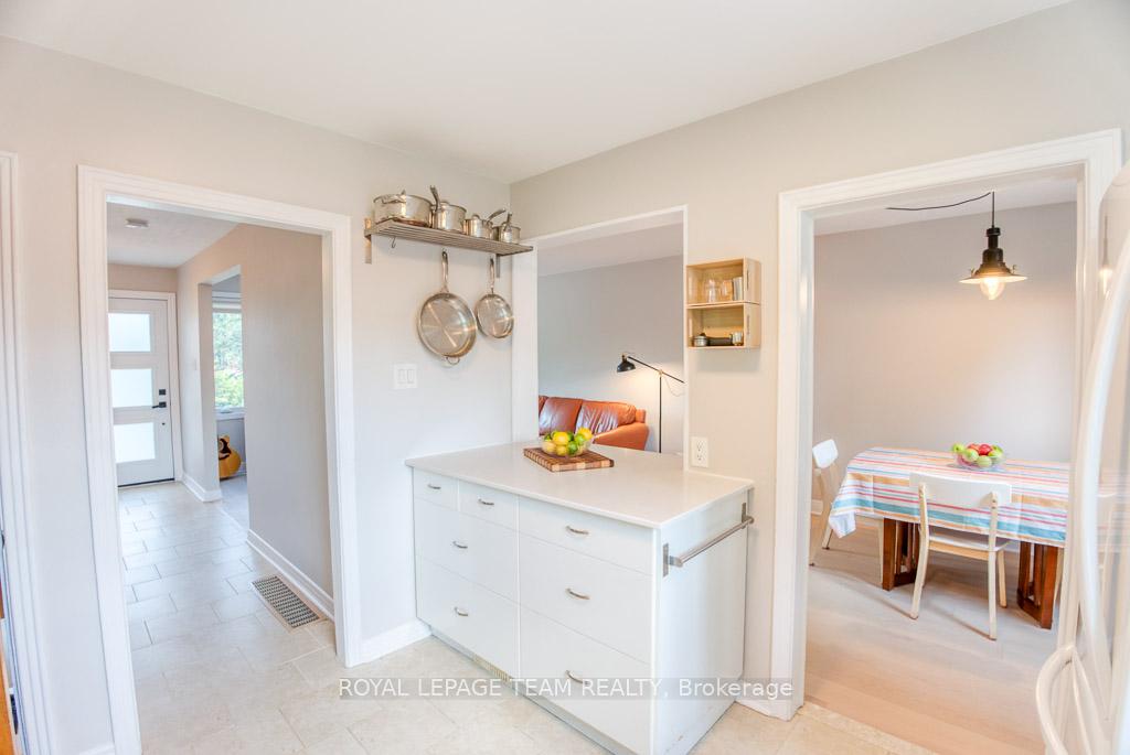 Photo 11 of 2471 Clementine Boulevard, Ottawa, Heron Park — HOMEH